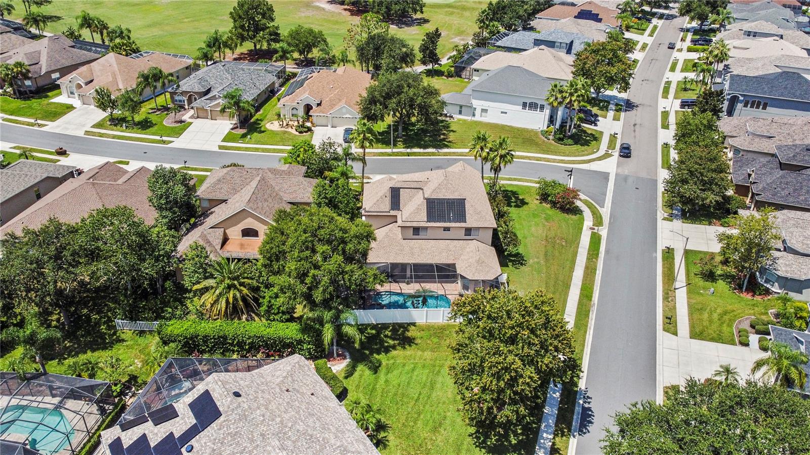 Listing photo id 52 for 23241 Abercorn Lane