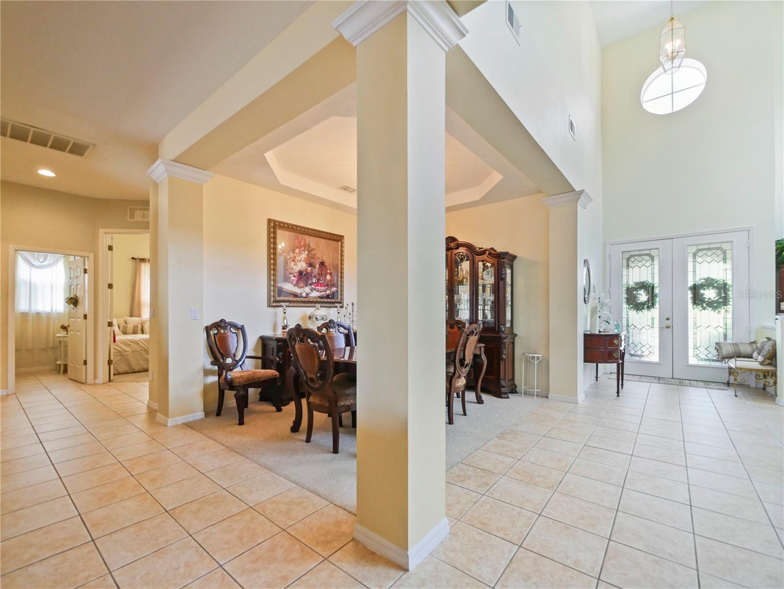 Listing photo id 4 for 23241 Abercorn Lane