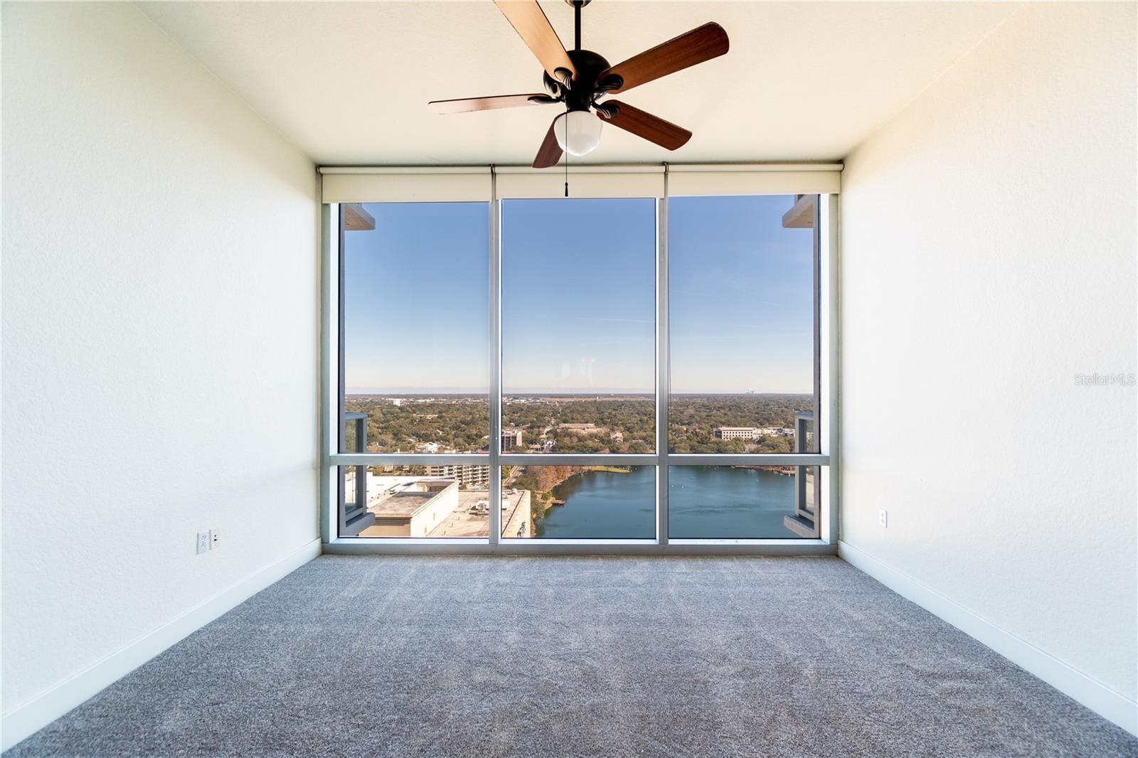 Image 10 of 25 For 150 Robinson Street 2203