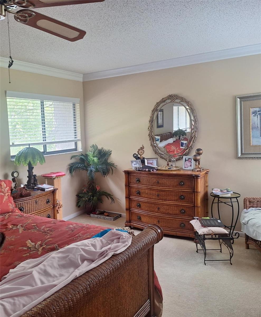 Image 13 of 24 For 1517 Carolwood Boulevard