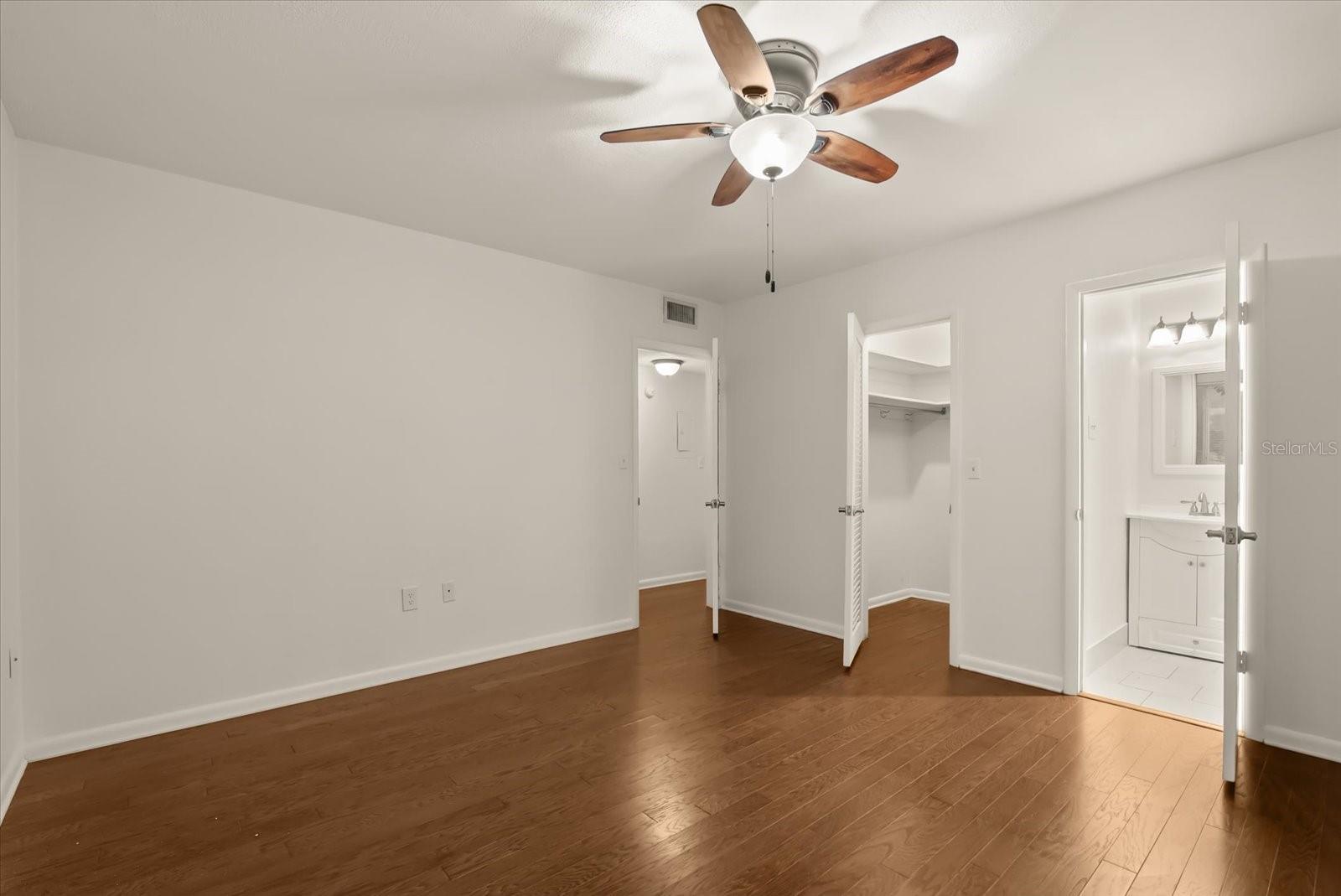 Image 16 of 27 For 1140 Orlando Avenue B 1
