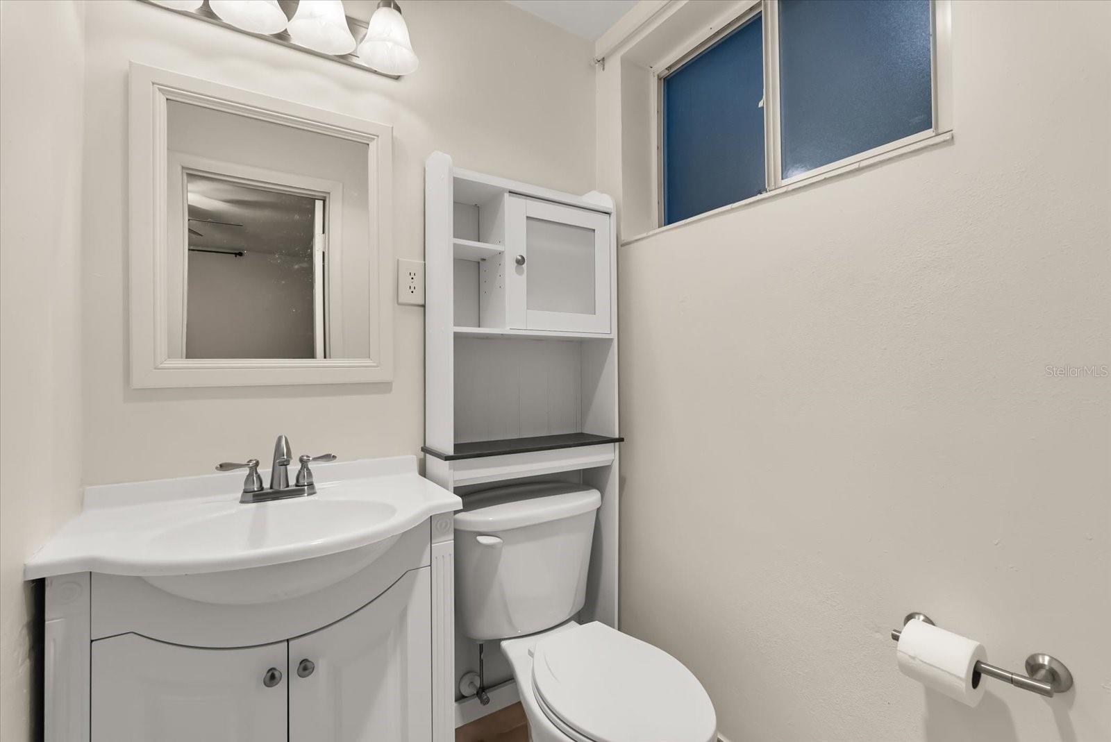 Image 17 of 27 For 1140 Orlando Avenue B 1