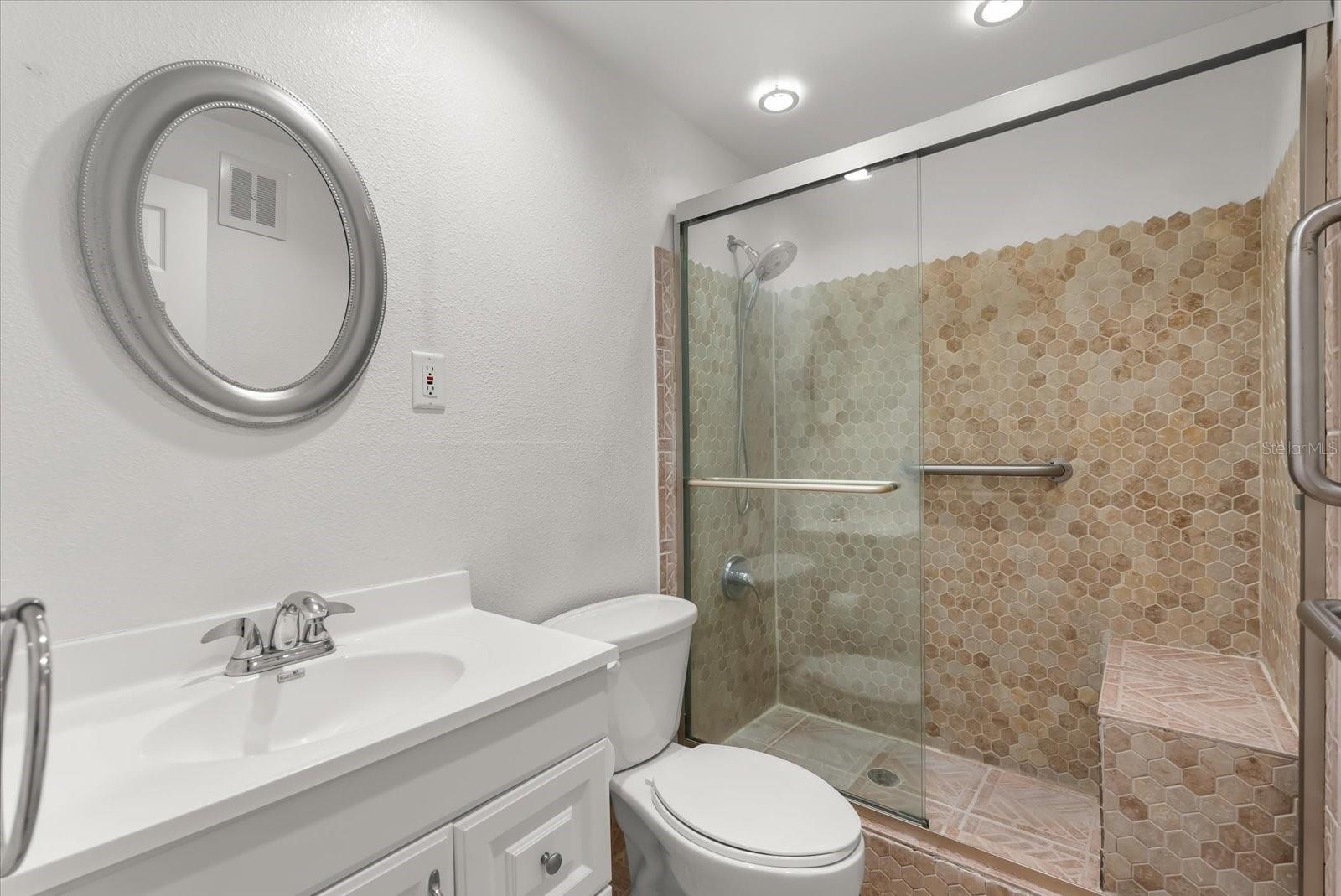 Image 20 of 27 For 1140 Orlando Avenue B 1