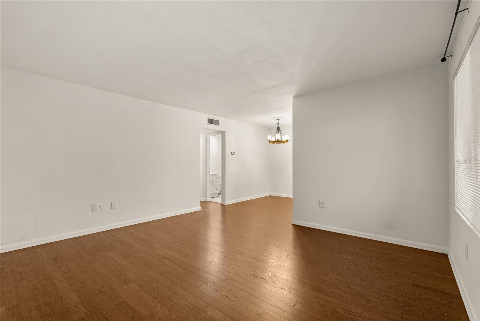 Image 3 of 27 For 1140 Orlando Avenue B 1