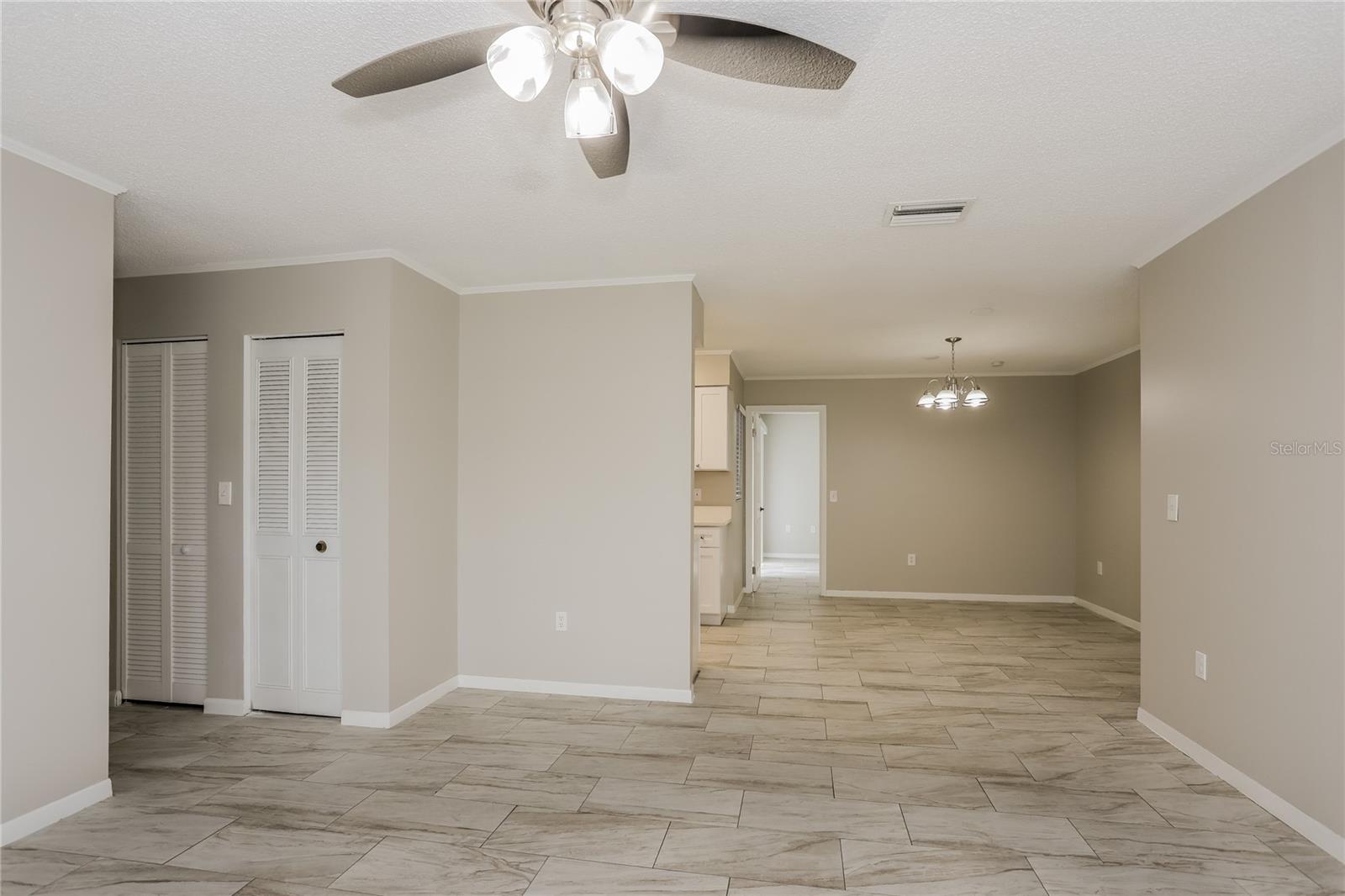 Image 3 of 16 For 1552 Foxridge Run Sw