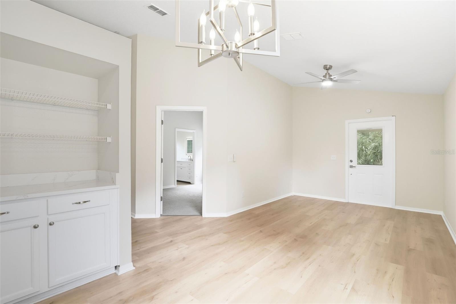 Image 11 of 23 For 840 Mulberry Street