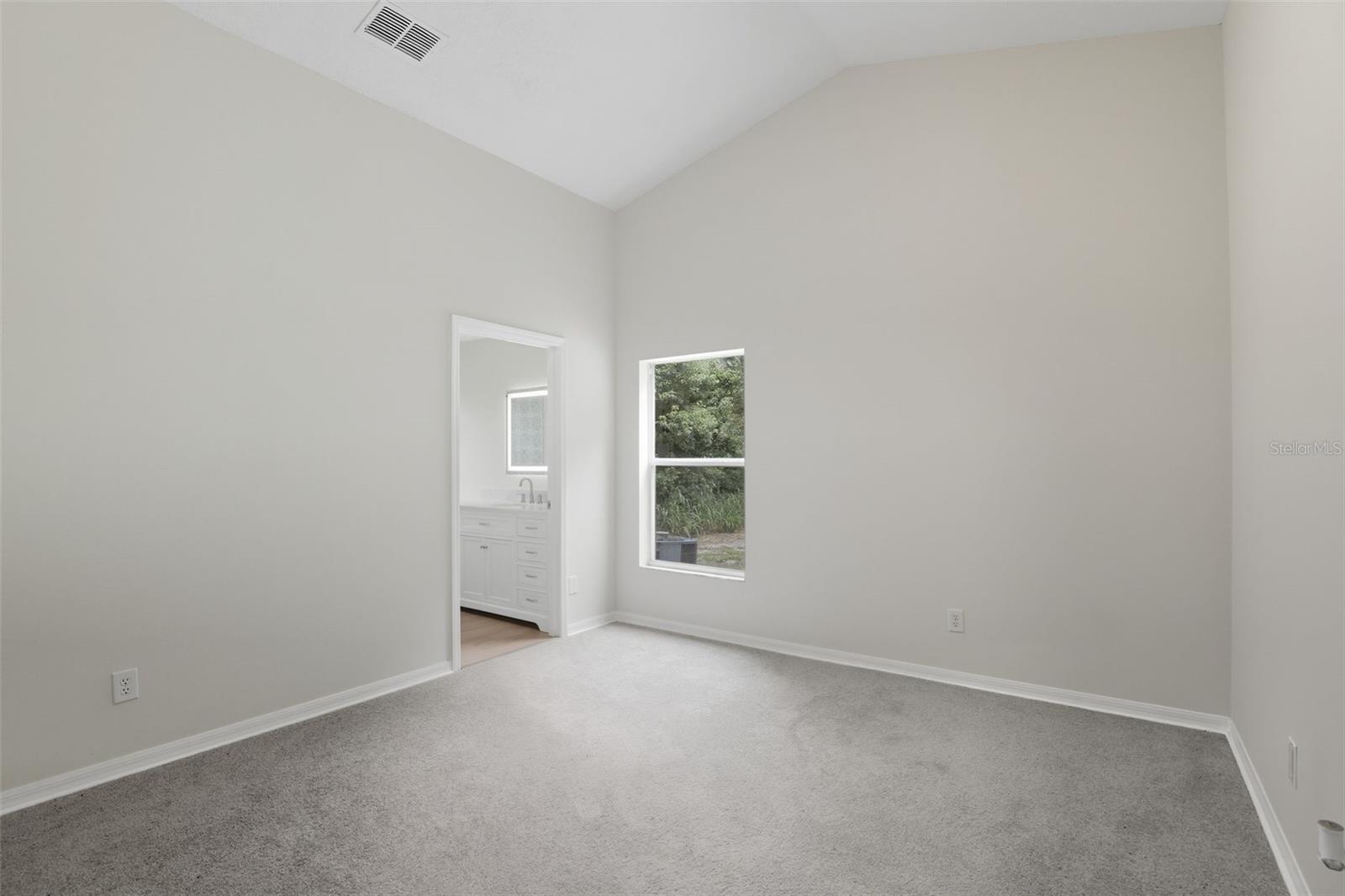 Image 12 of 23 For 840 Mulberry Street