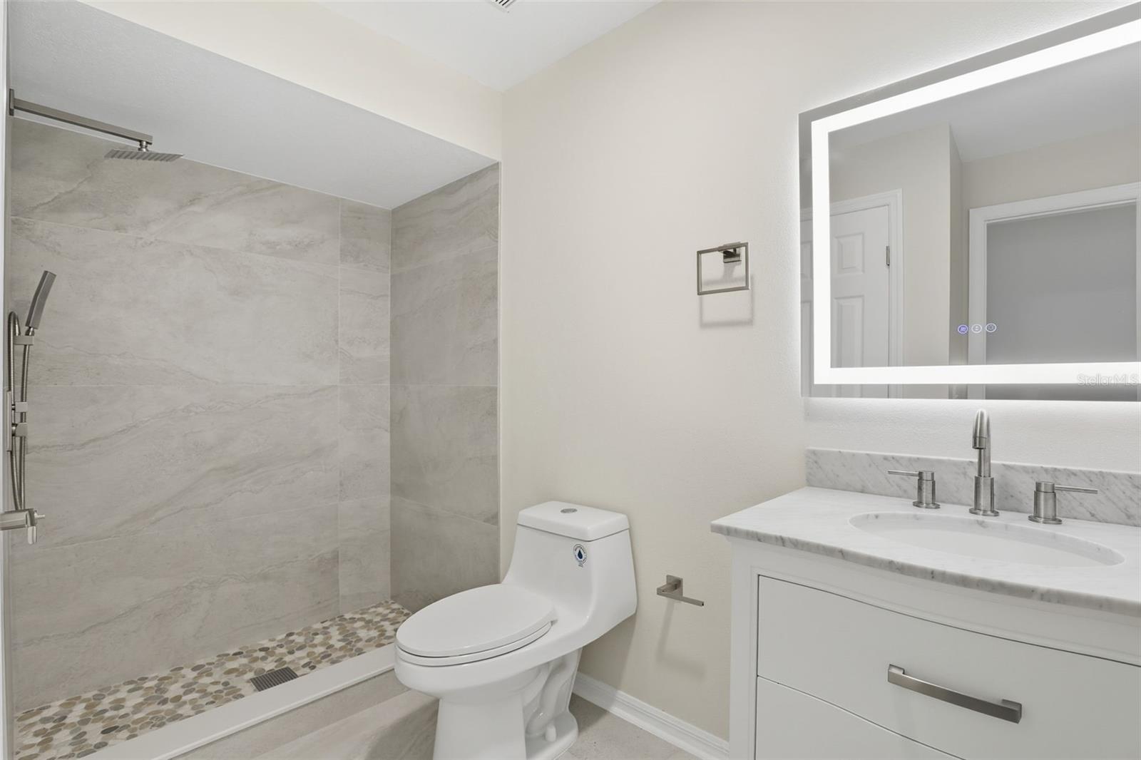 Image 17 of 23 For 840 Mulberry Street