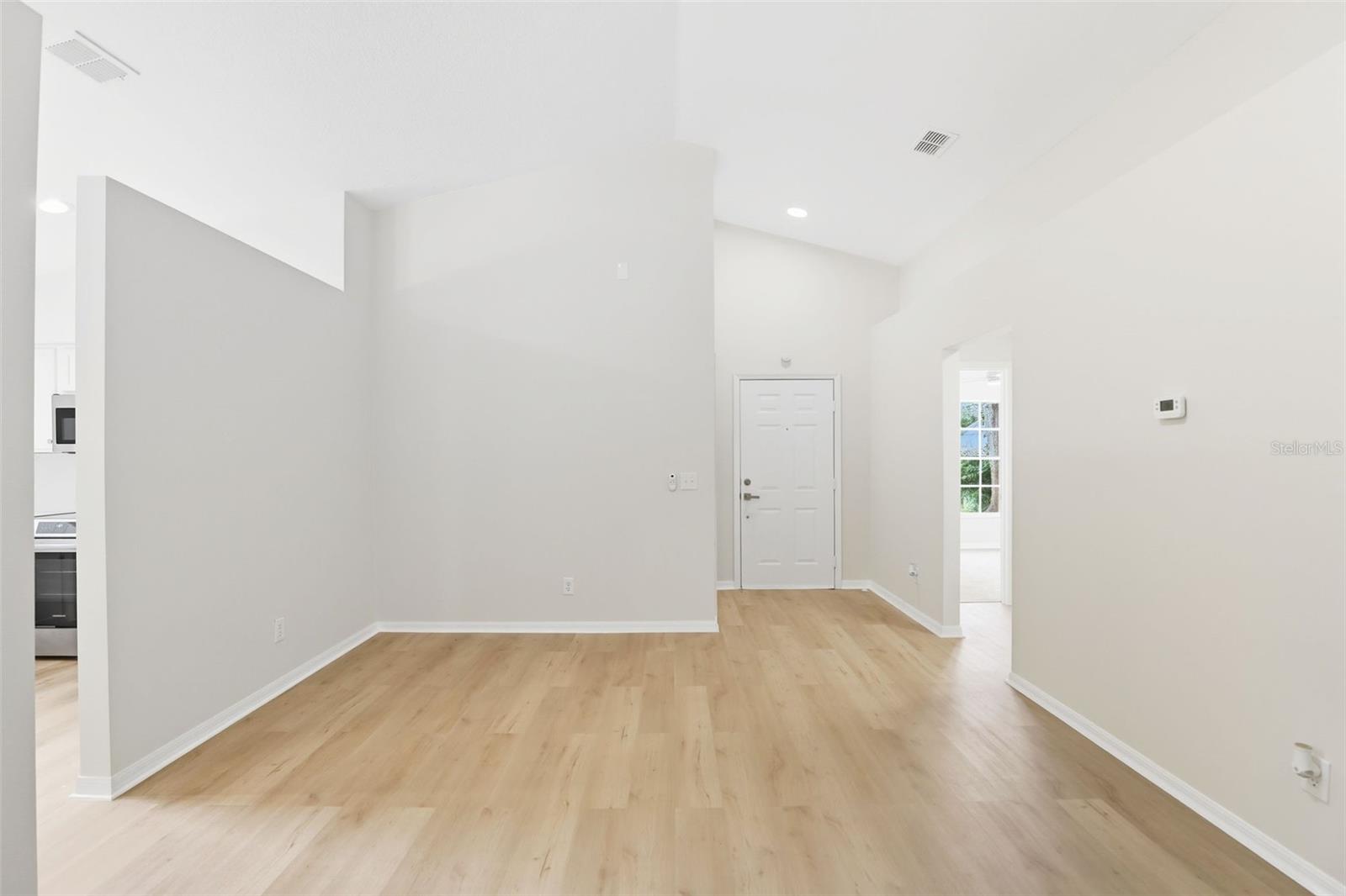 Image 5 of 23 For 840 Mulberry Street