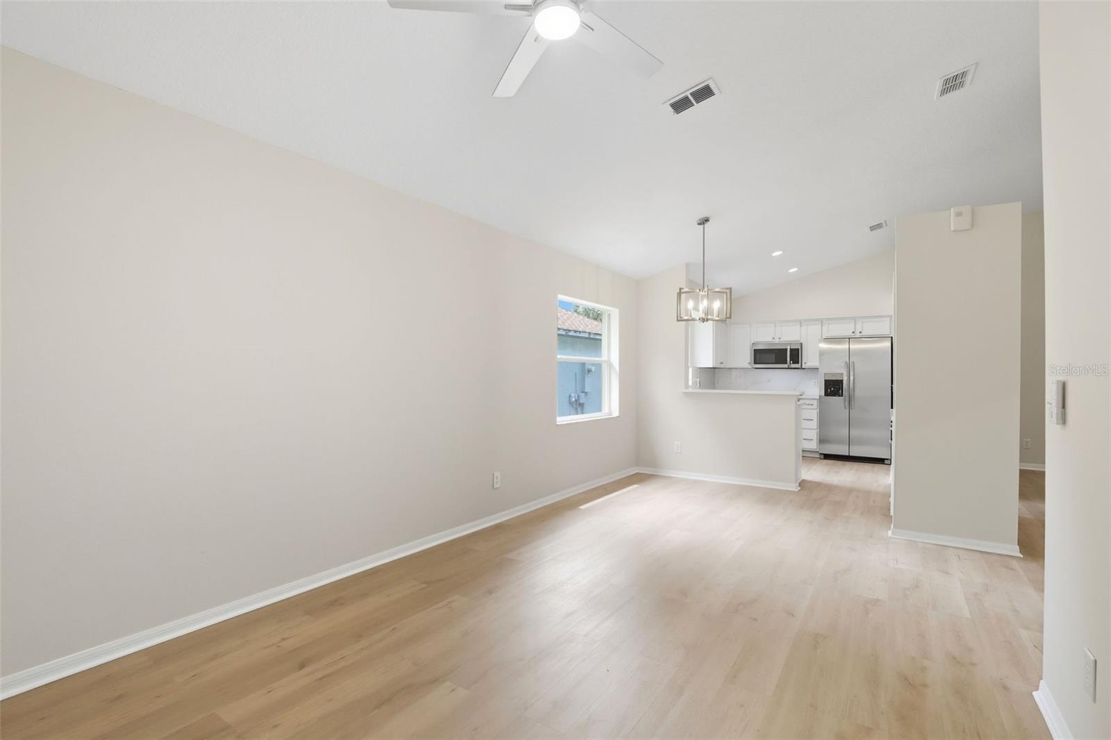 Image 6 of 23 For 840 Mulberry Street