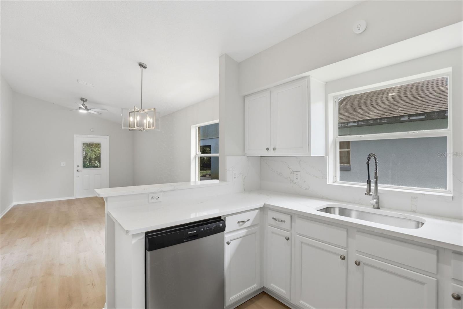 Image 9 of 23 For 840 Mulberry Street
