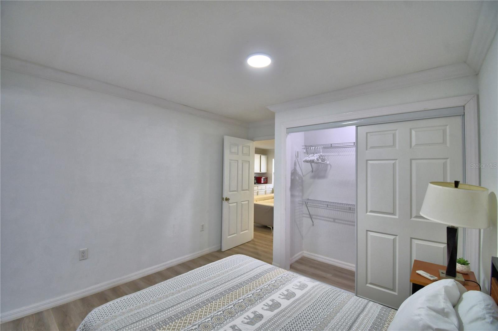 Image 15 of 28 For 2405 Roslyn Lane C