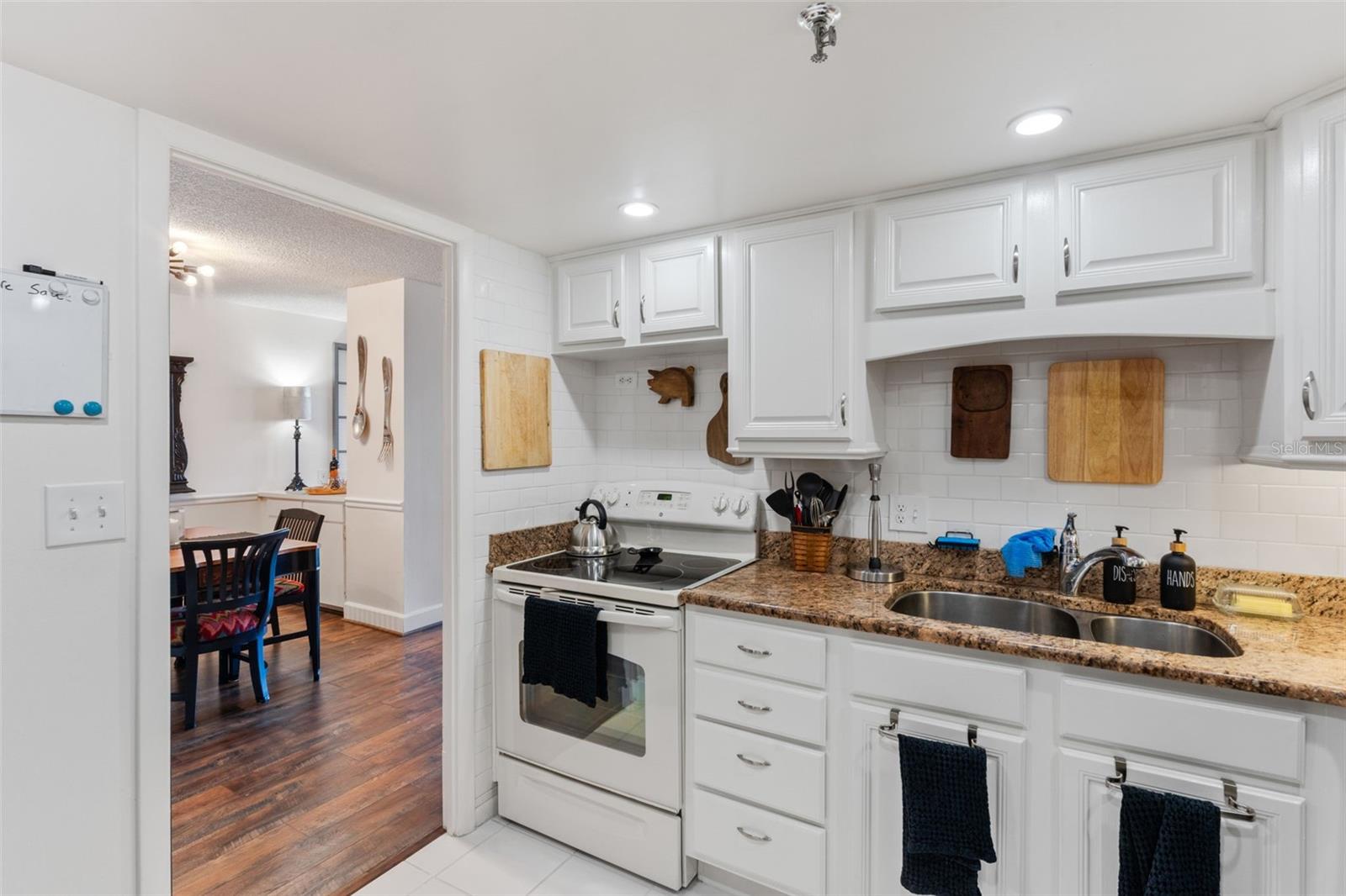 Image 10 of 29 For 400 Colonial Drive 608