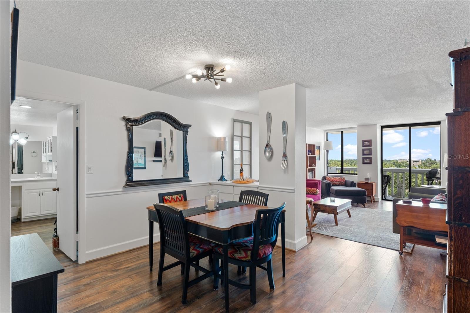 Image 6 of 29 For 400 Colonial Drive 608
