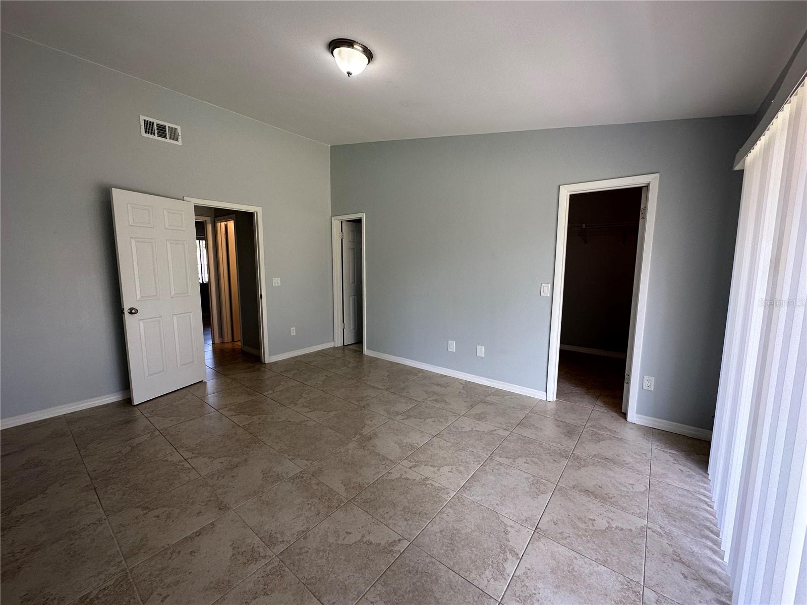 Image 10 of 18 For 7939 Glen Abbey Circle