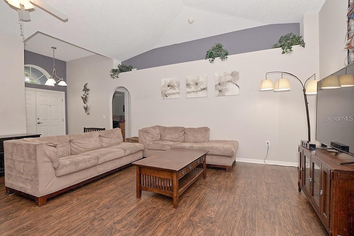 Image 4 of 21 For 1086 Welch Hill Circle