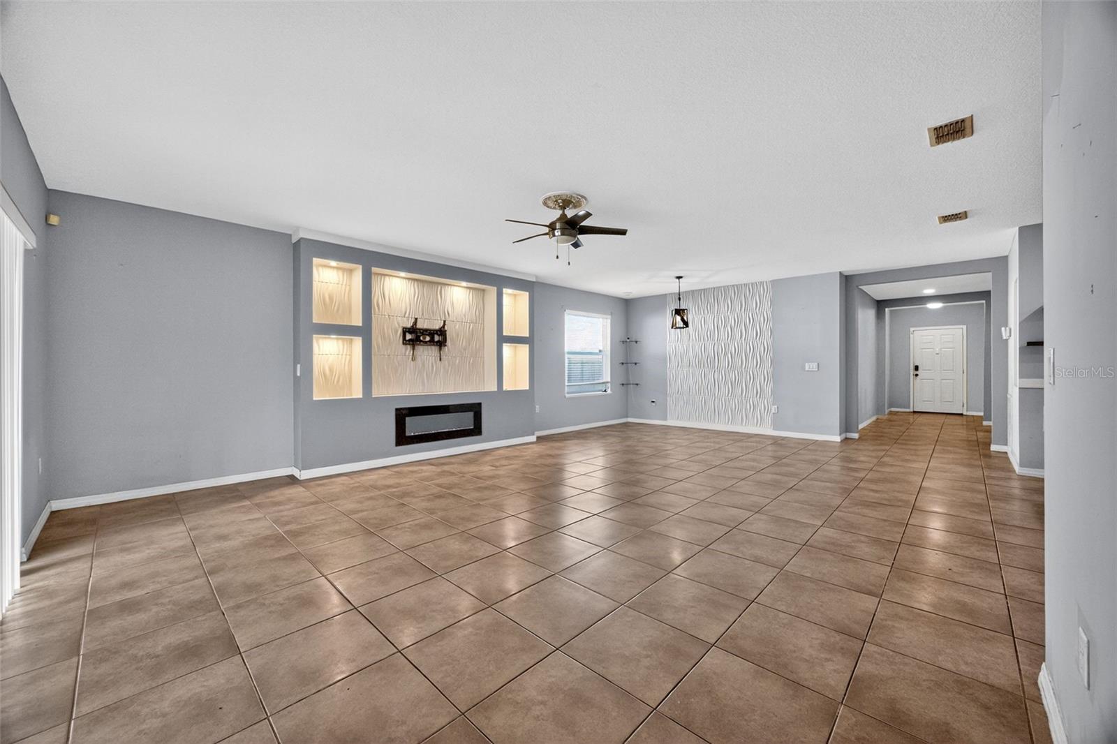 Image 10 of 30 For 915 Revere Avenue