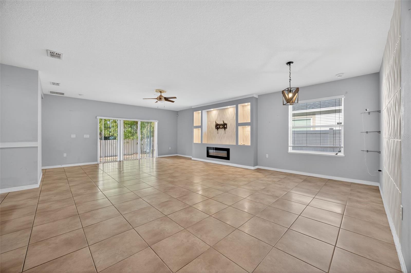 Image 9 of 30 For 915 Revere Avenue