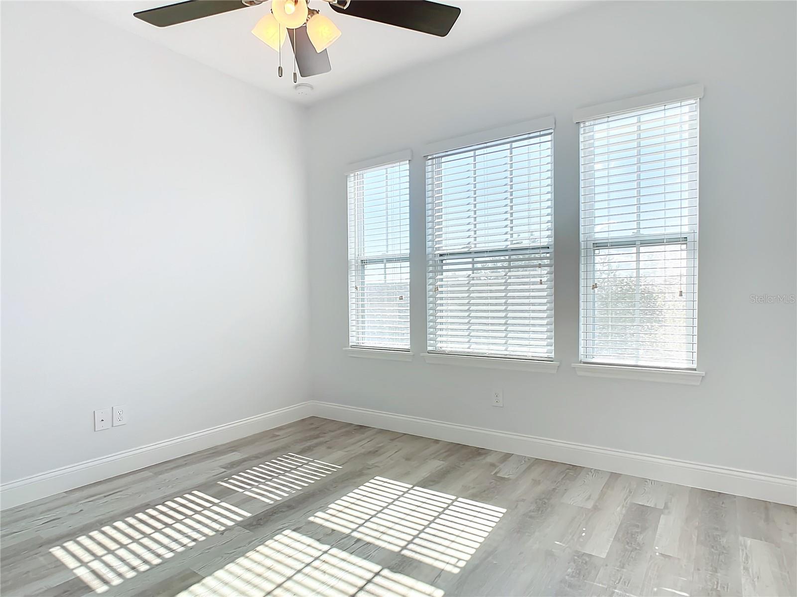 Image 27 of 60 For 869 Taramundi Drive