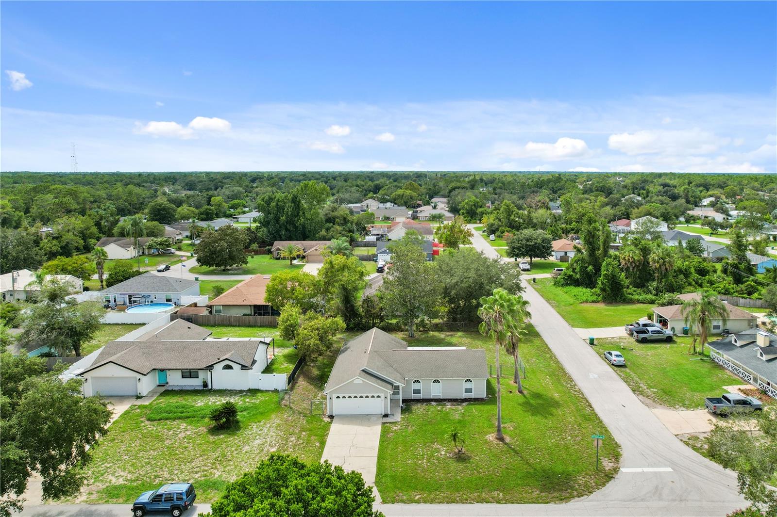 Image 4 of 37 For 590 Twin Lake Avenue