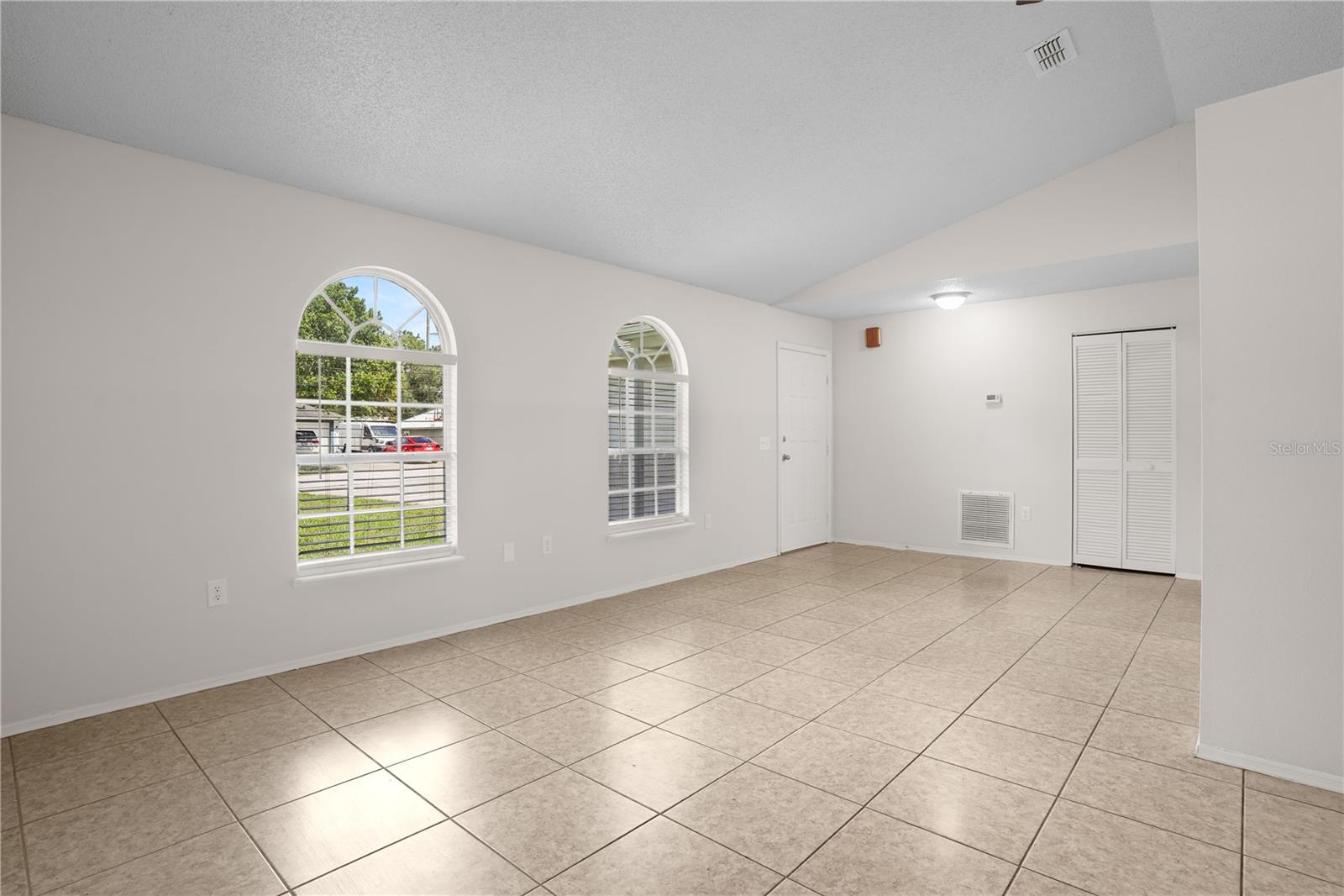 Image 7 of 37 For 590 Twin Lake Avenue