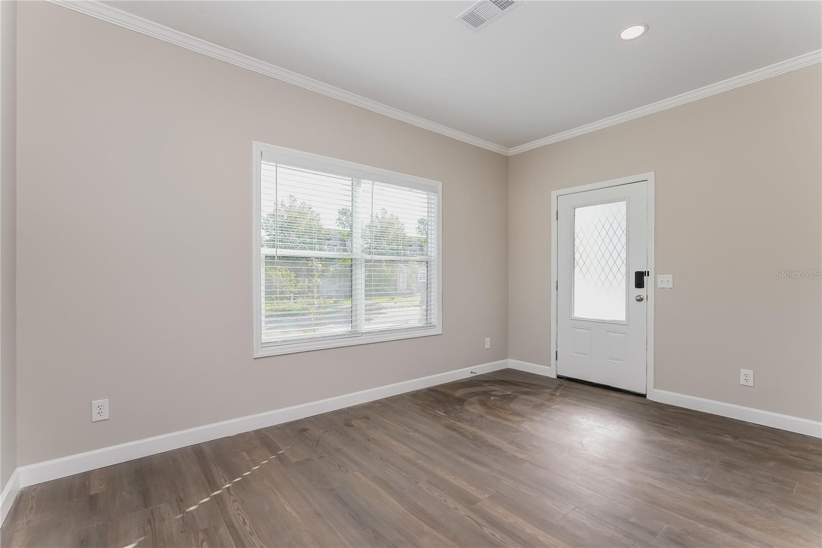 Image 2 of 16 For 1921 20th Street S