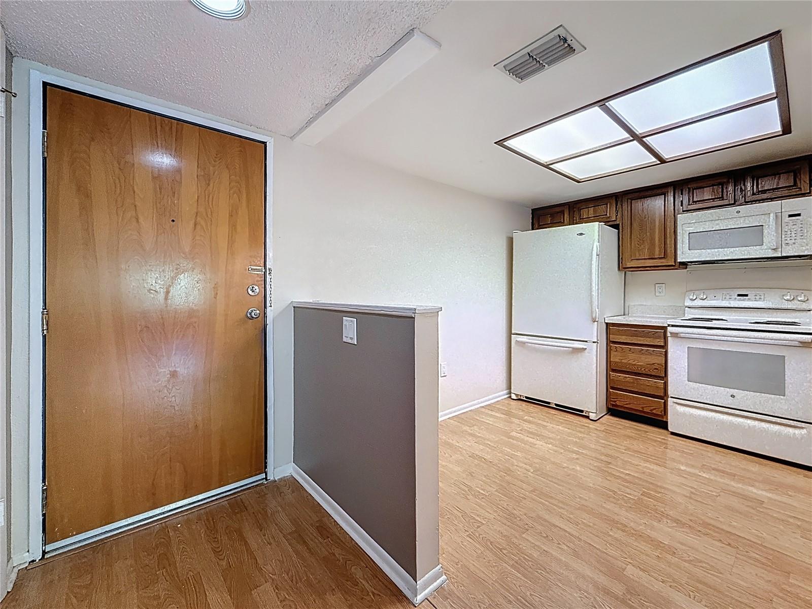 Image 11 of 77 For 2591 Countryside Boulevard 5308