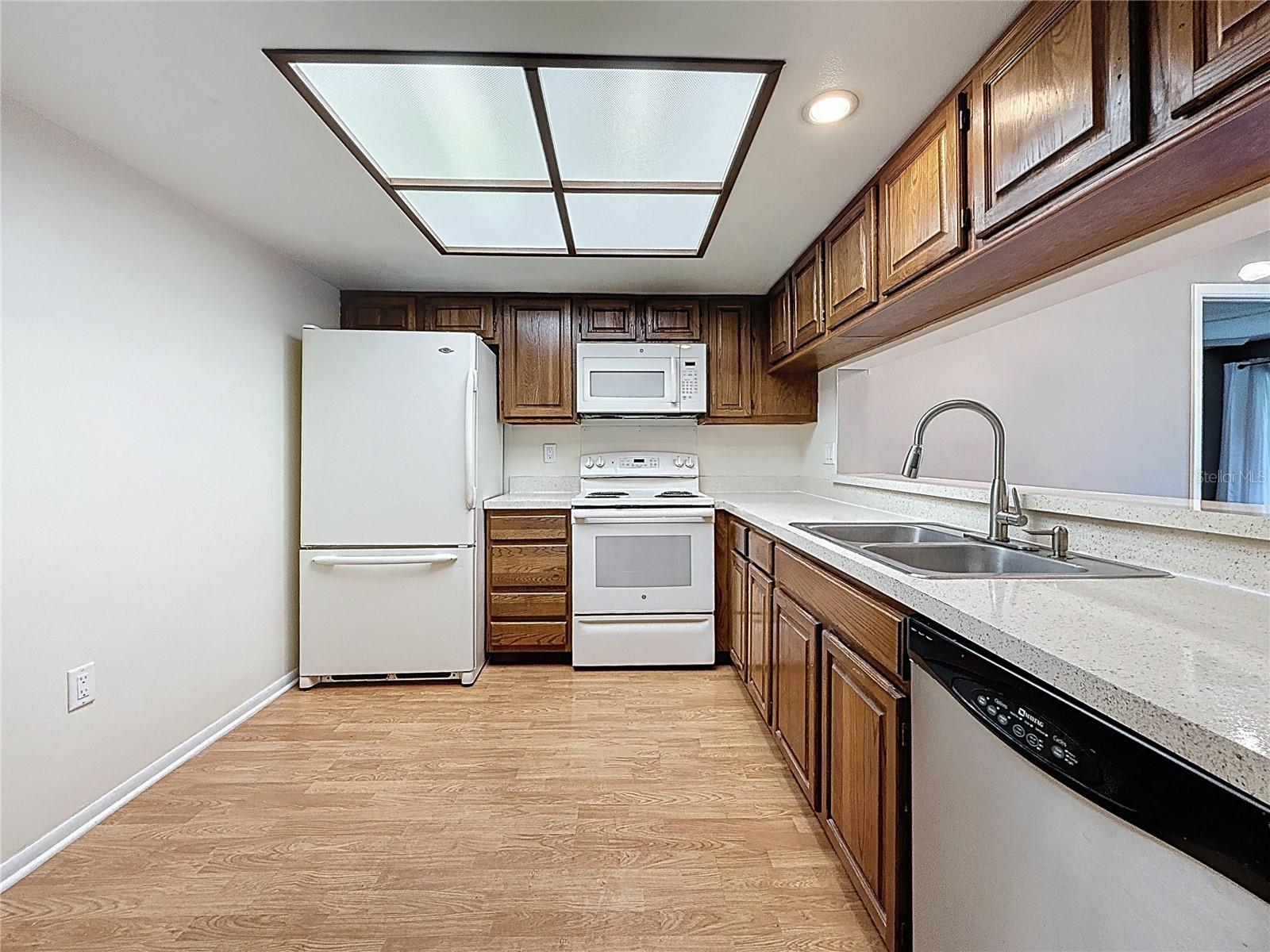 Image 15 of 77 For 2591 Countryside Boulevard 5308