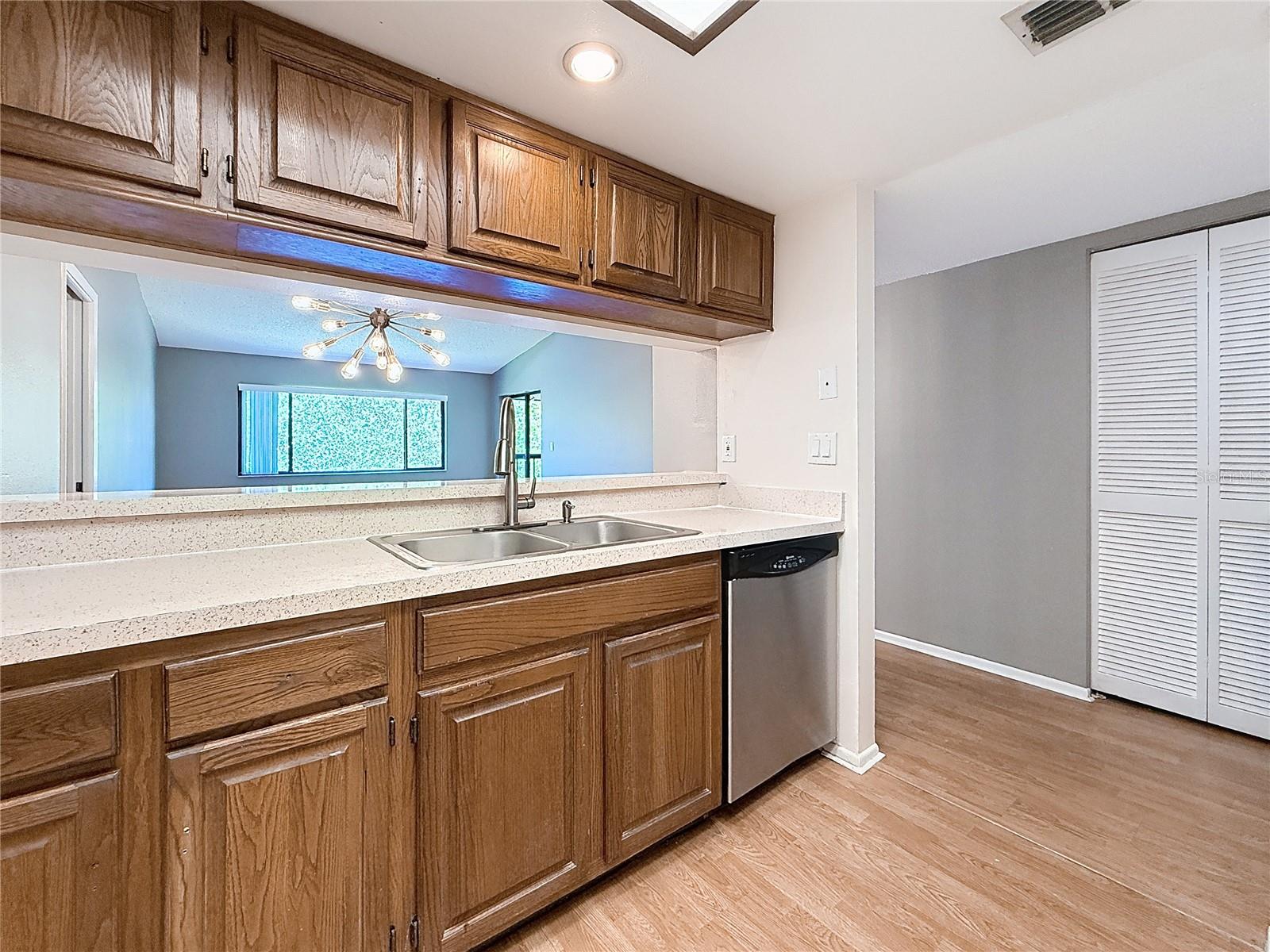 Image 18 of 77 For 2591 Countryside Boulevard 5308