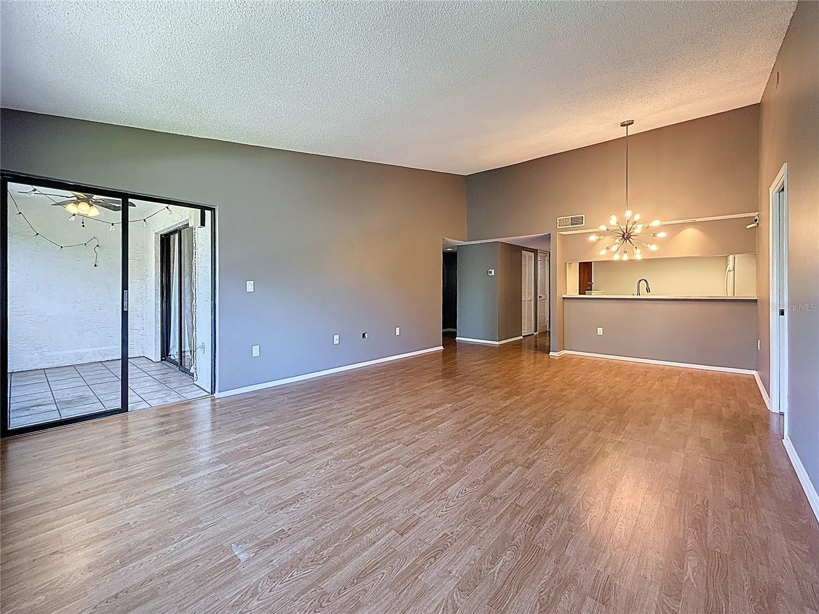 Image 24 of 77 For 2591 Countryside Boulevard 5308