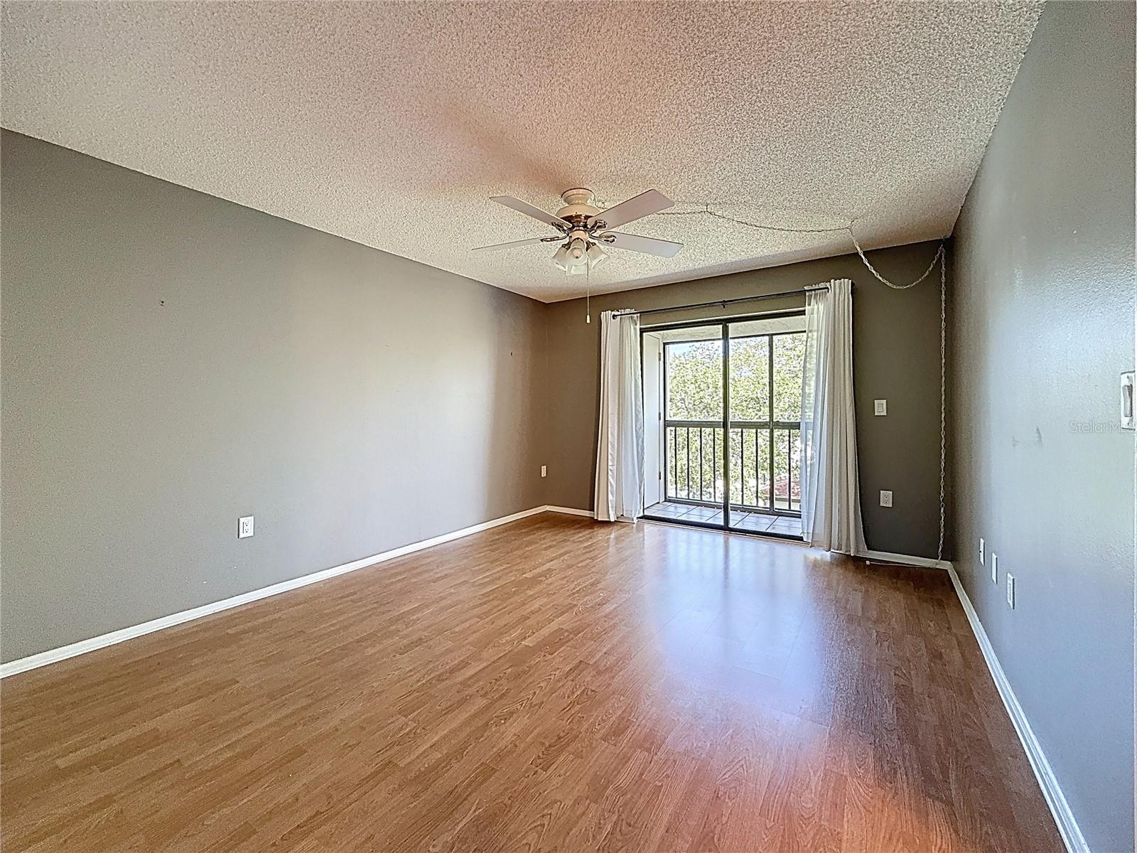Image 27 of 77 For 2591 Countryside Boulevard 5308