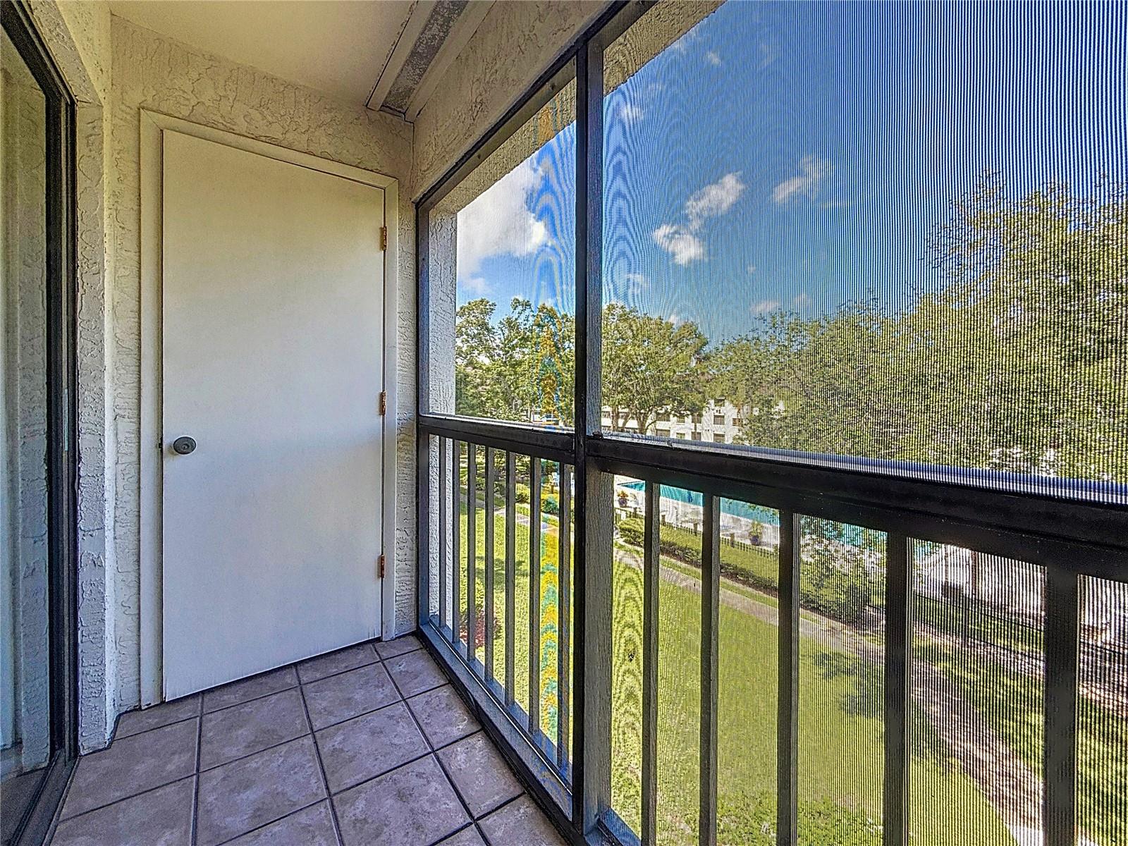 Image 35 of 77 For 2591 Countryside Boulevard 5308