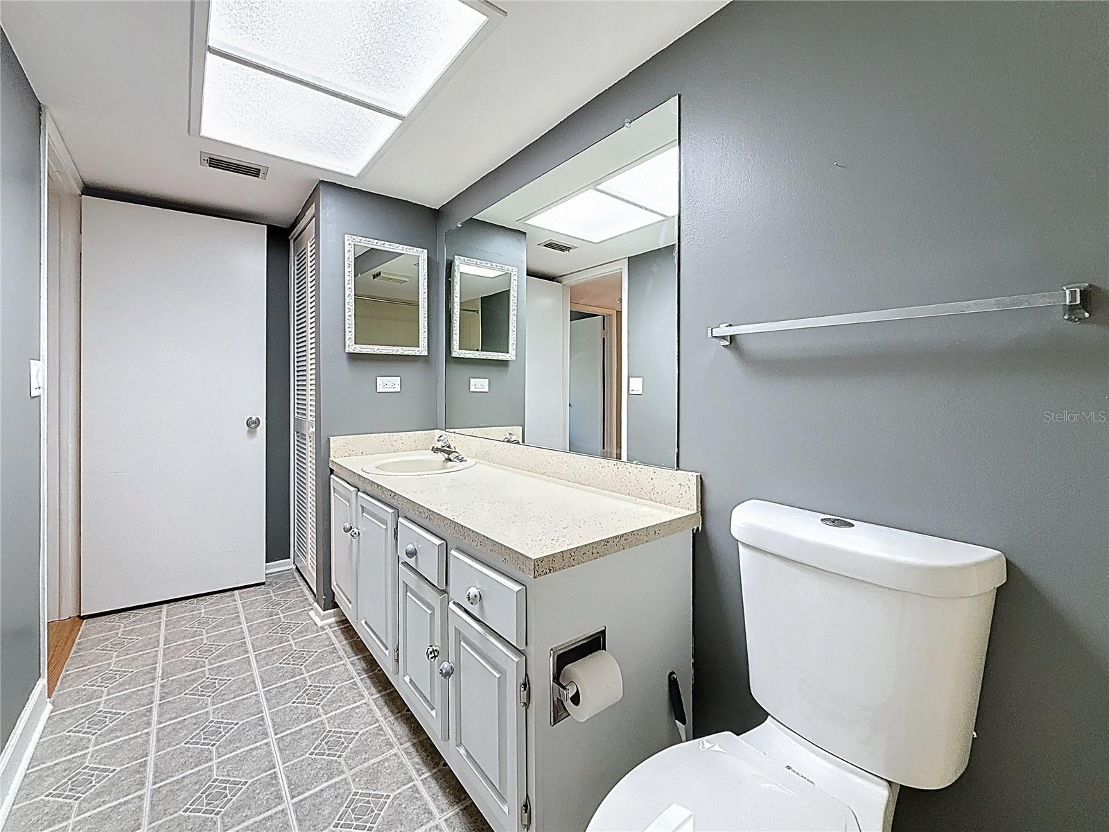 Image 46 of 77 For 2591 Countryside Boulevard 5308