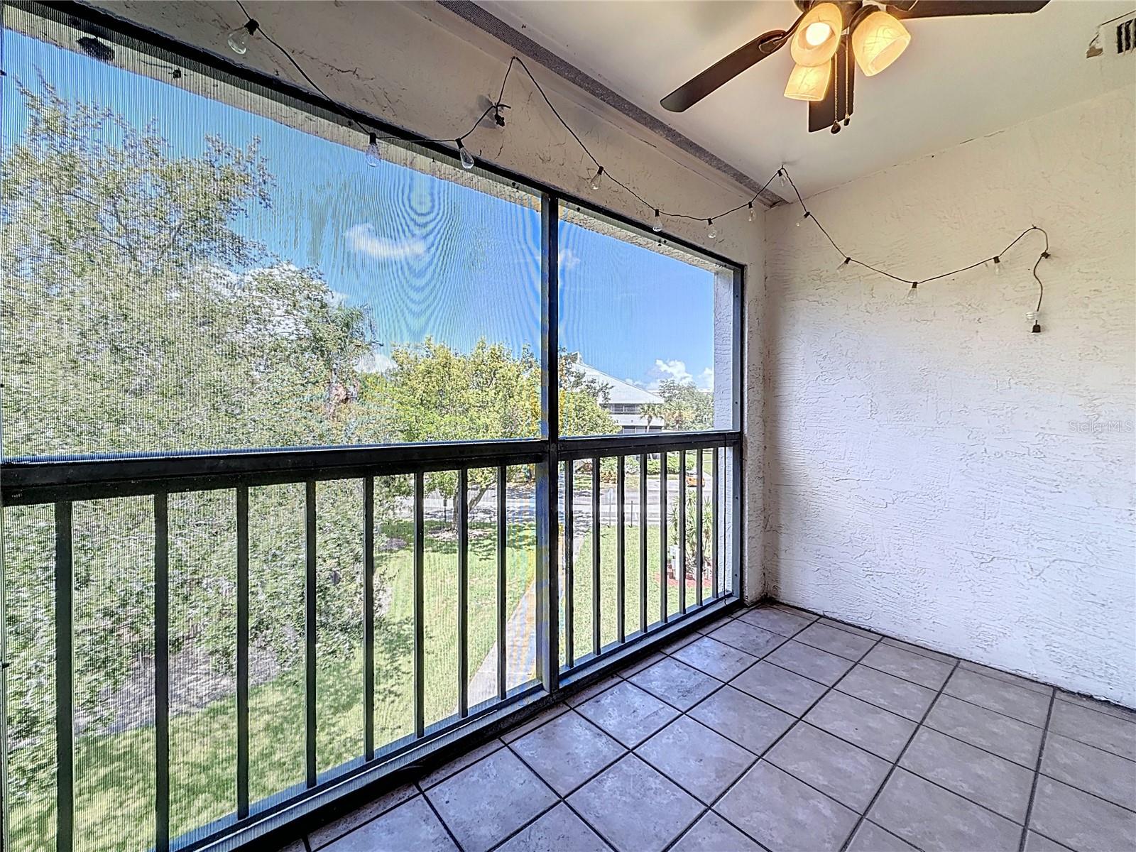 Image 48 of 77 For 2591 Countryside Boulevard 5308