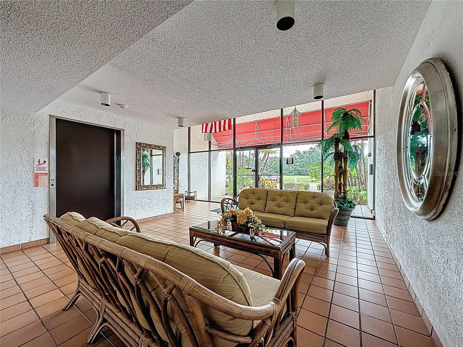 Image 7 of 77 For 2591 Countryside Boulevard 5308