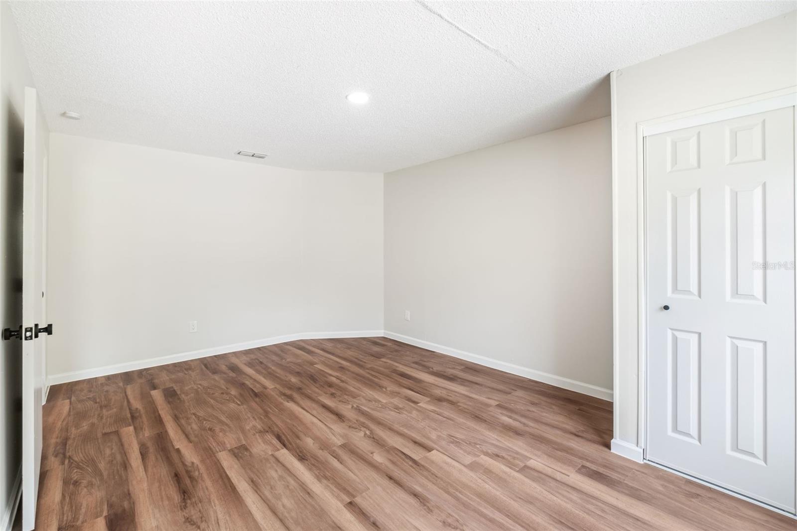 Image 19 of 24 For 4204 Carousel Road