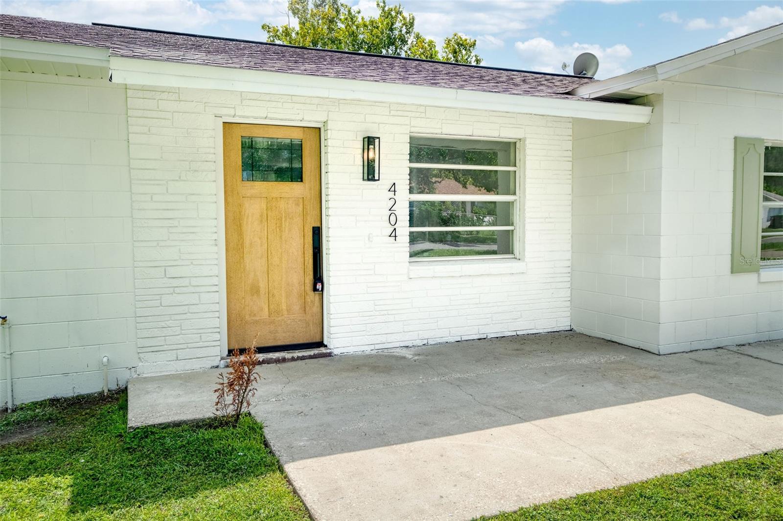 Image 4 of 24 For 4204 Carousel Road
