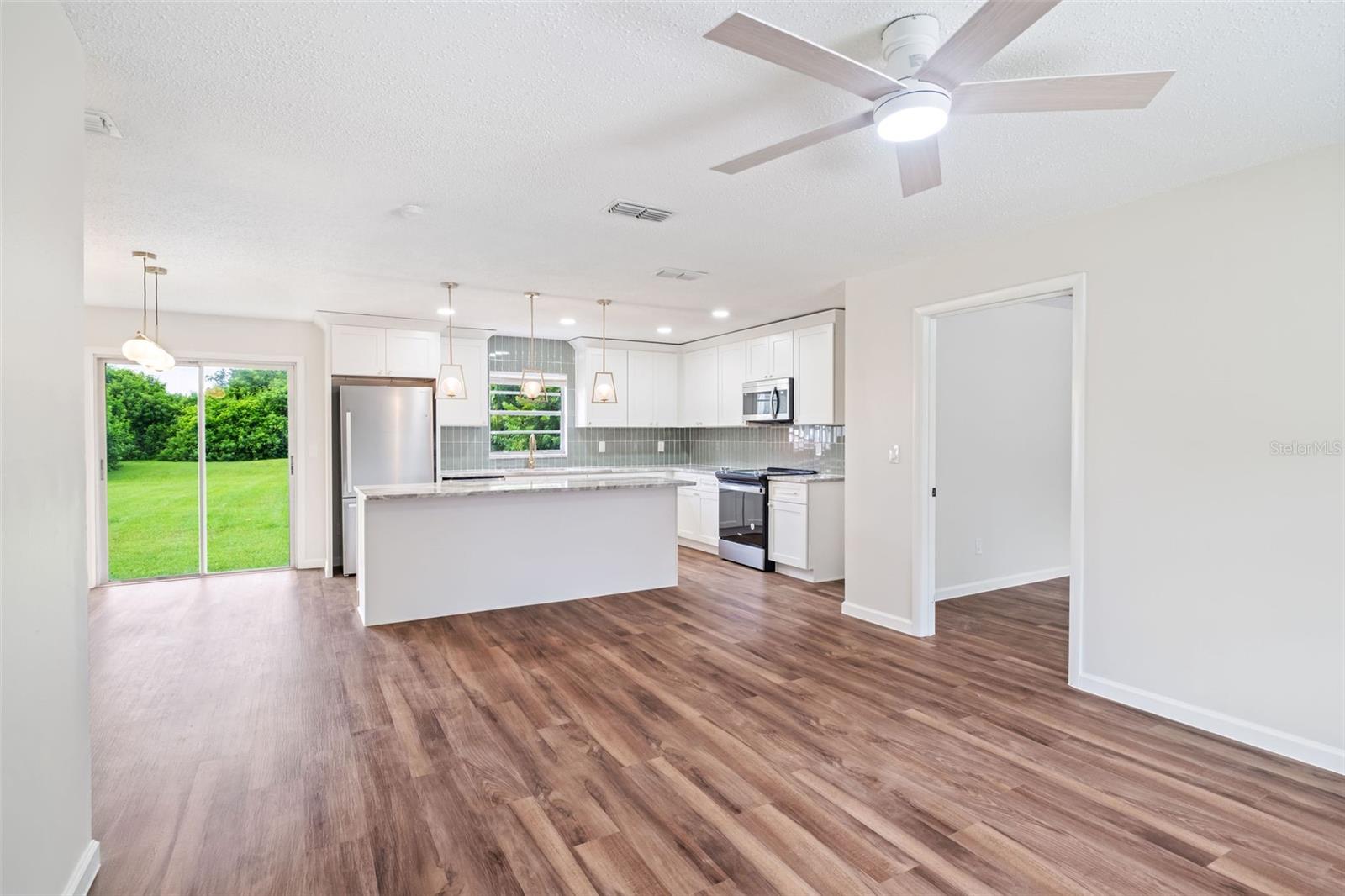 Image 7 of 24 For 4204 Carousel Road