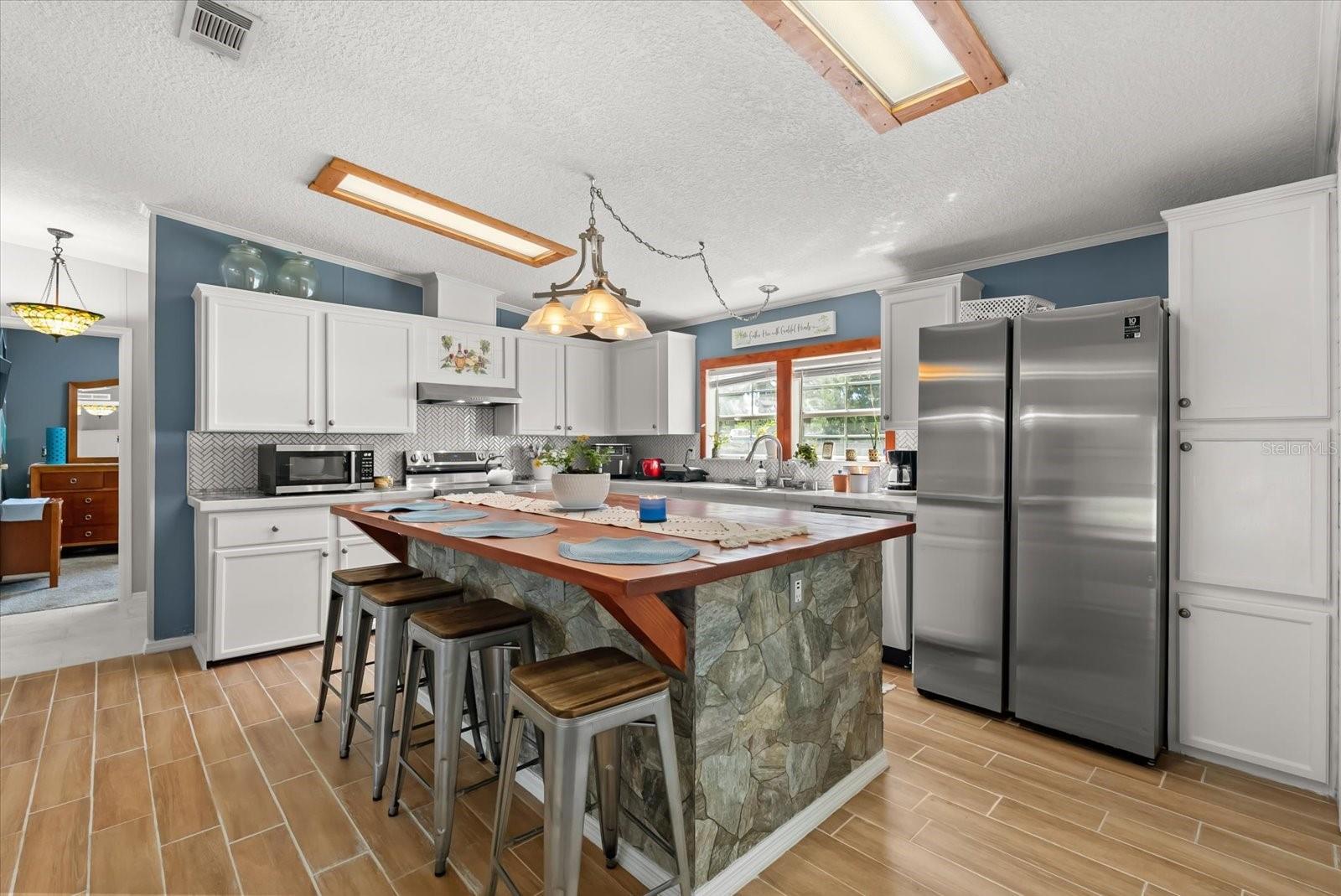Image 6 of 33 For 25458 Antler Street