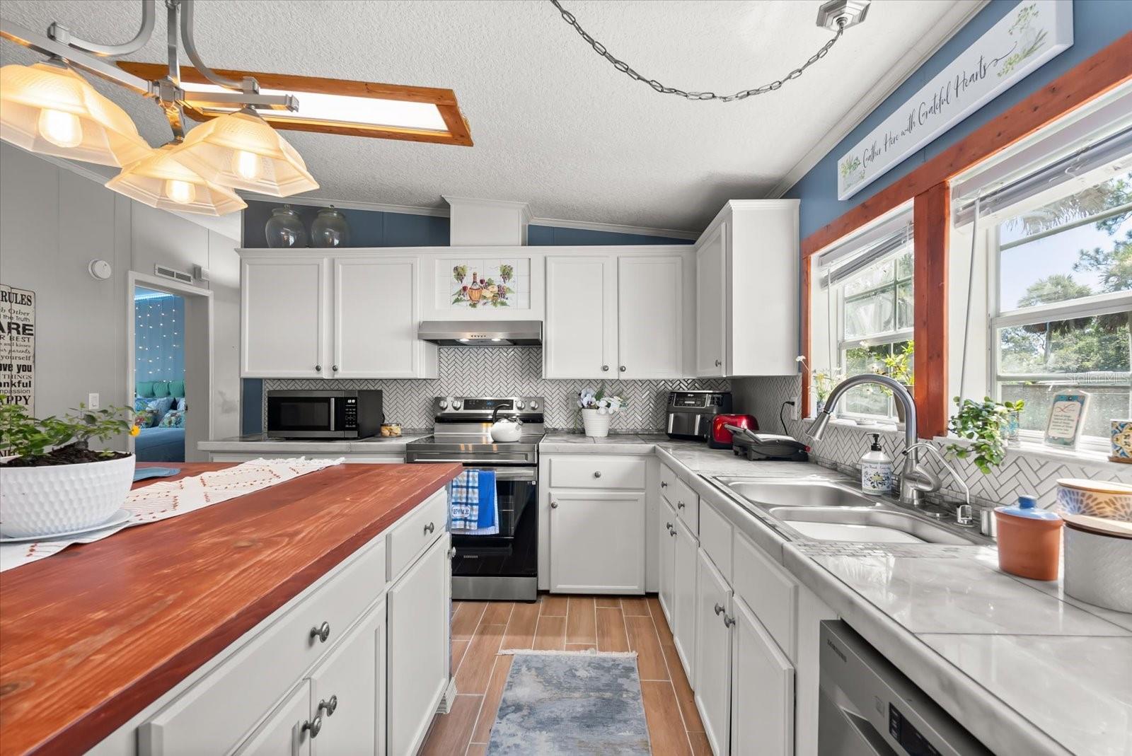 Image 8 of 33 For 25458 Antler Street