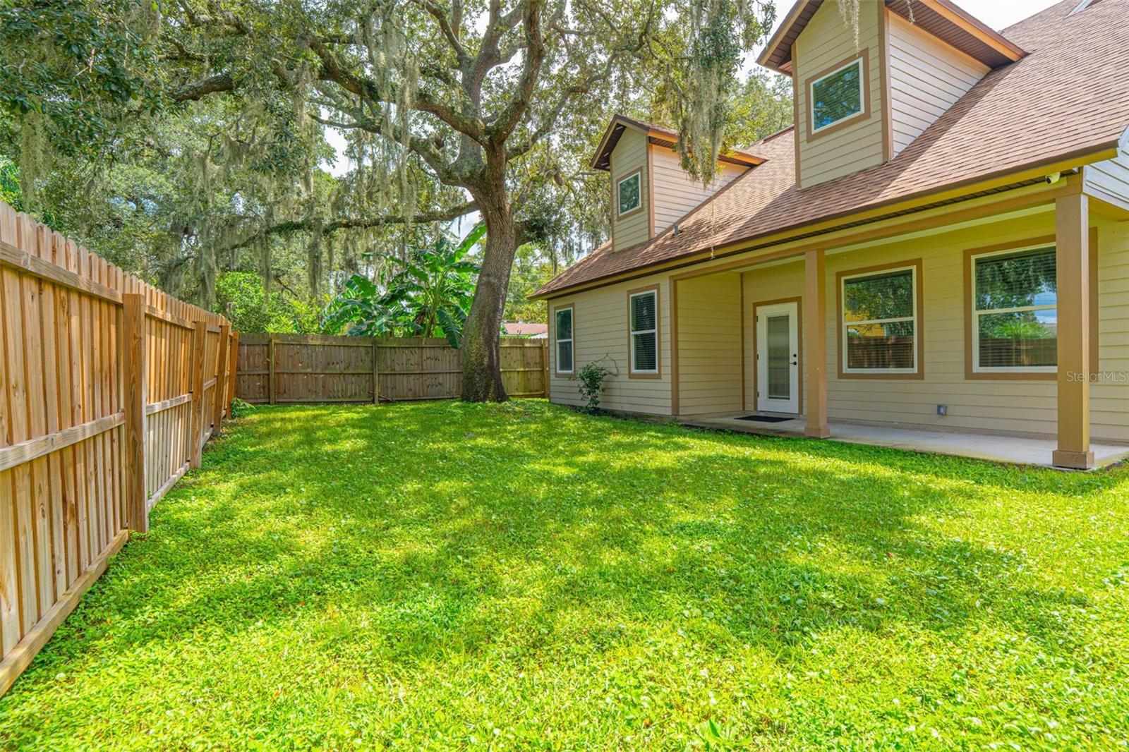 Image 41 of 49 For 463 Bay Avenue