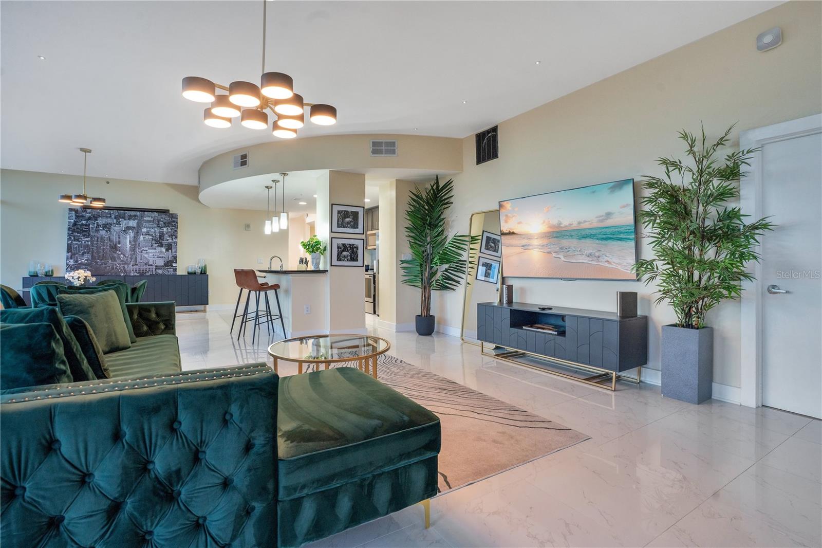 Image 14 of 46 For 525 Jackson Street 702