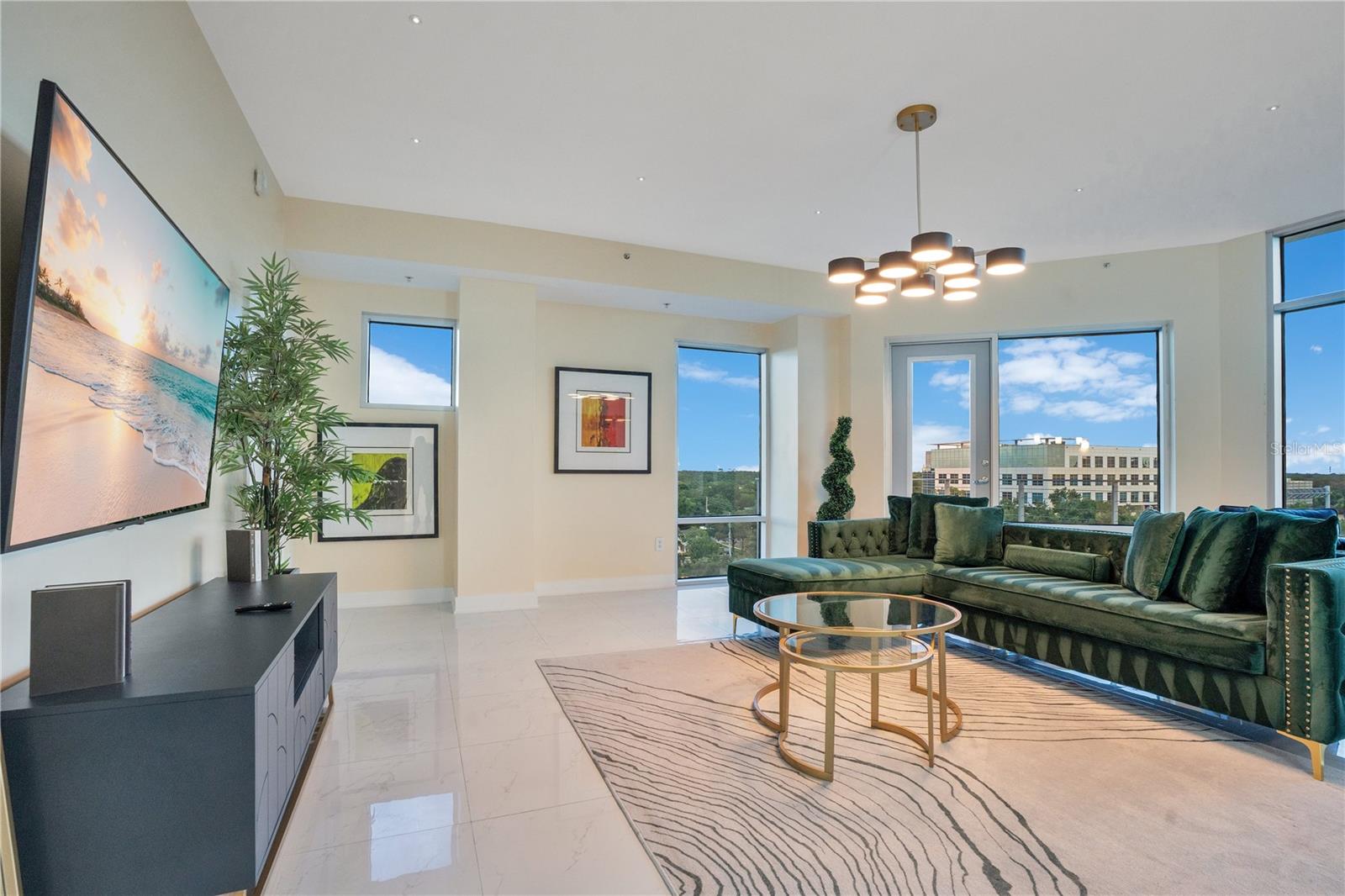 Image 9 of 46 For 525 Jackson Street 702