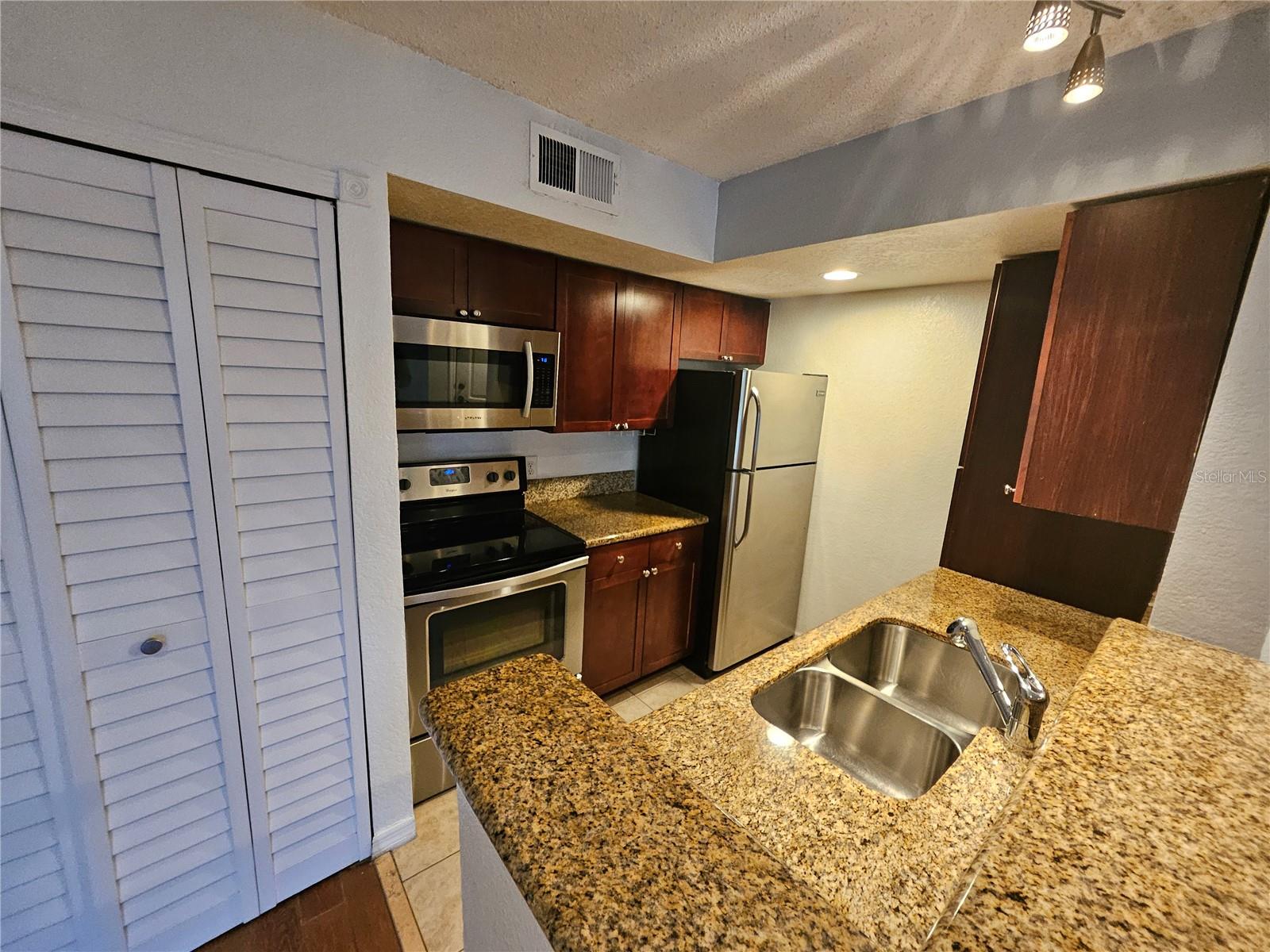 Image 4 of 19 For 5128 Conroy Road 15