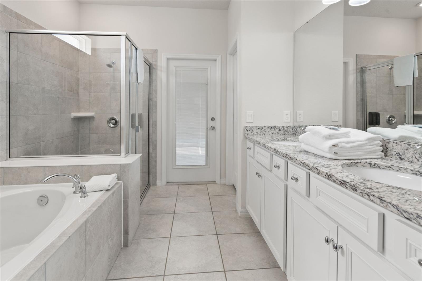 Image 14 of 54 For 2070 Lelani Circle