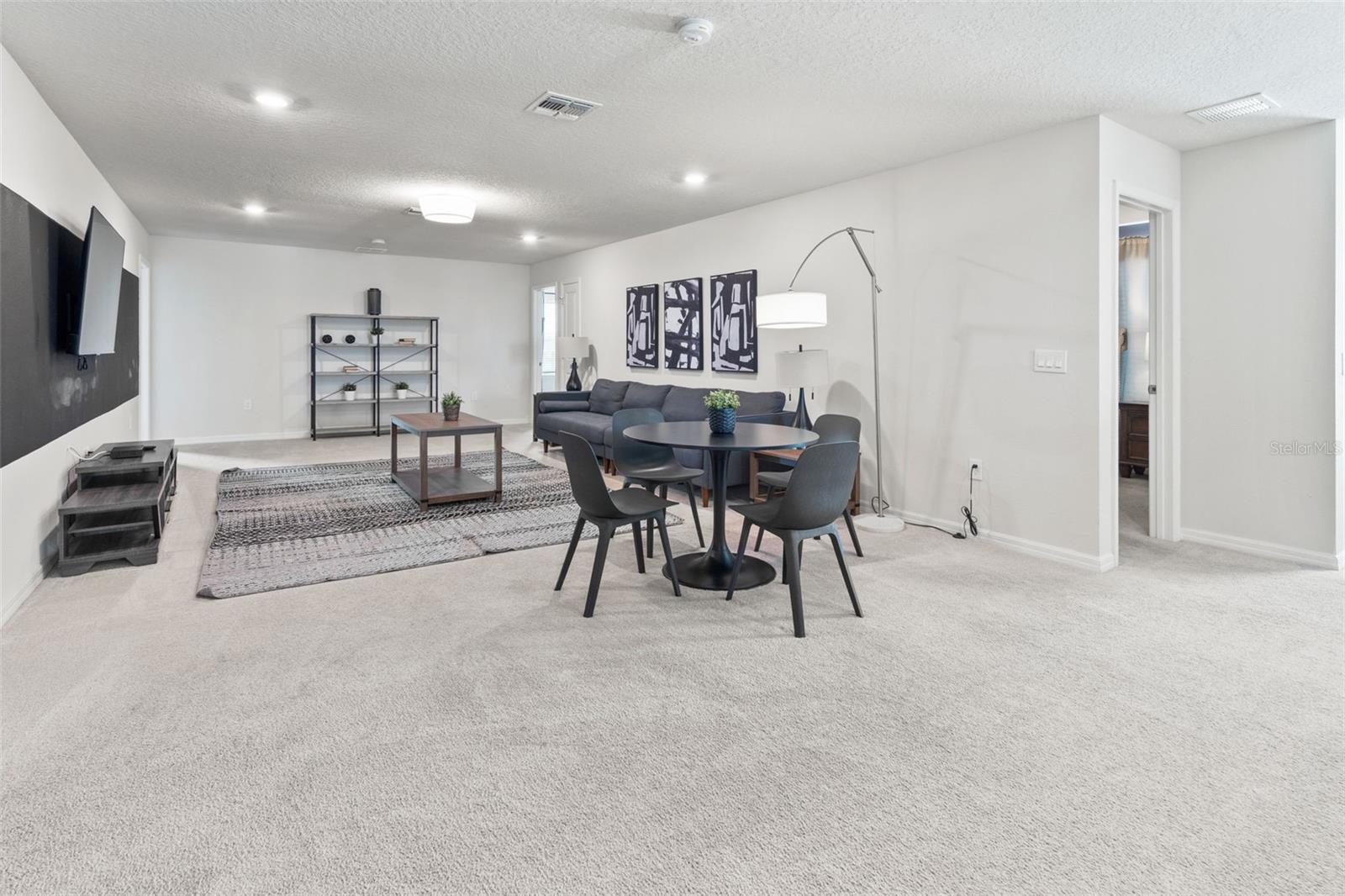 Image 16 of 54 For 2070 Lelani Circle
