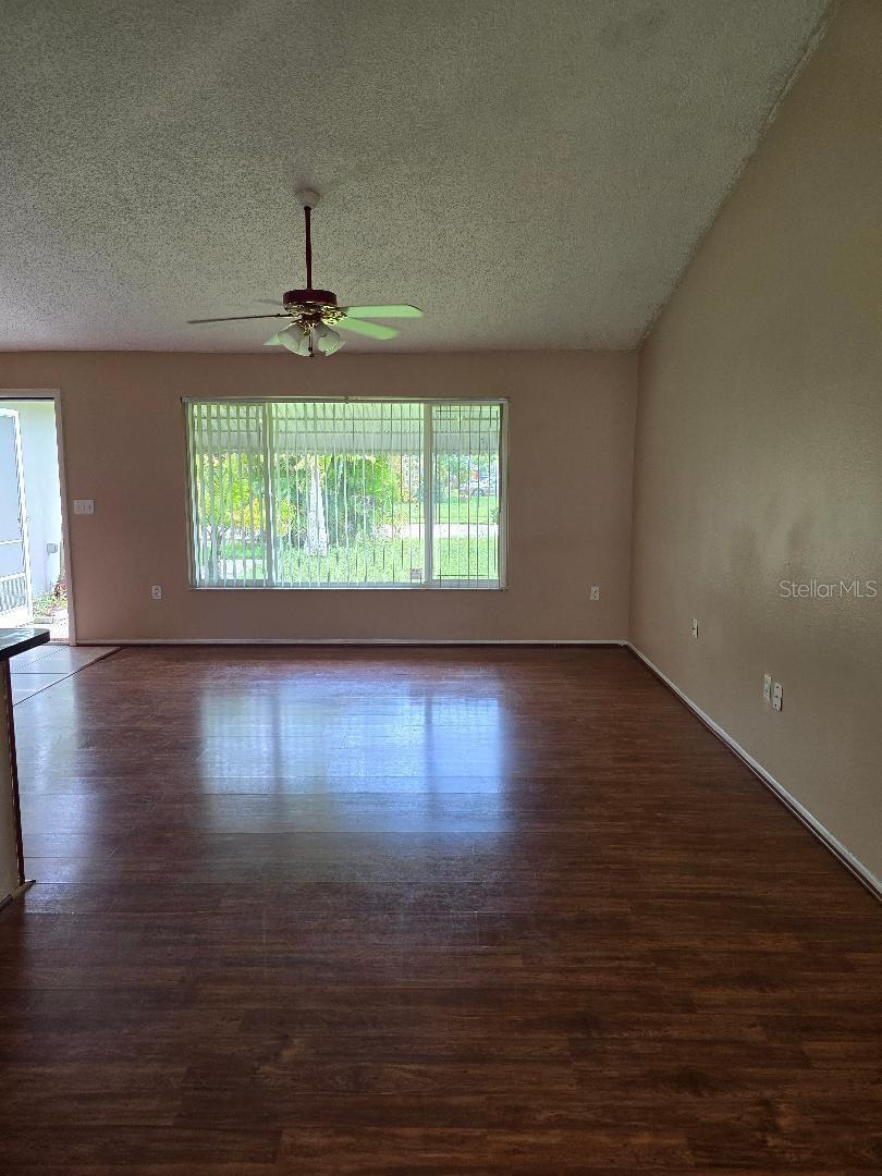 Image 6 of 23 For 7756 Ivory Terrace