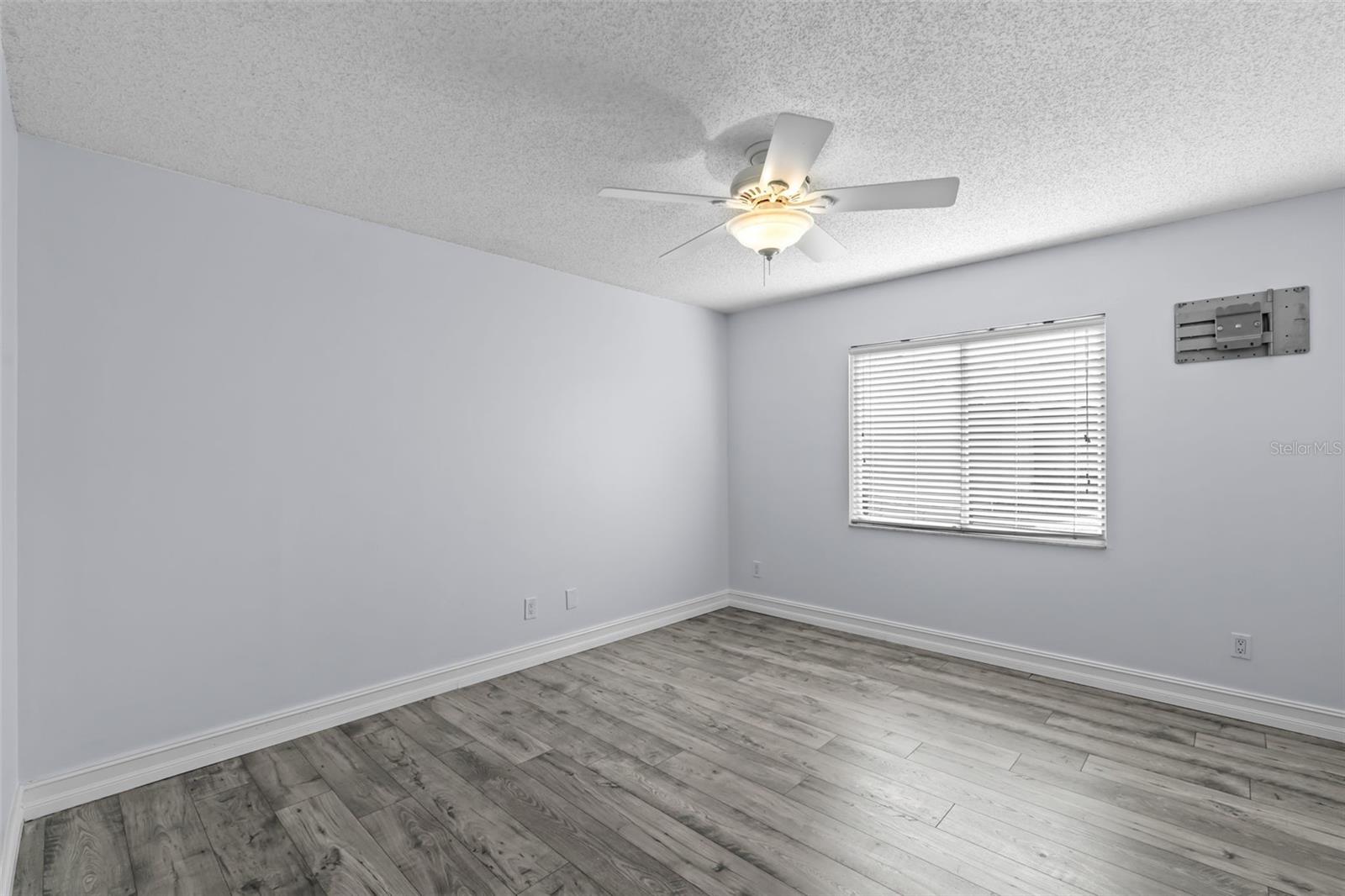 Image 18 of 20 For 2317 Woodleaf Court
