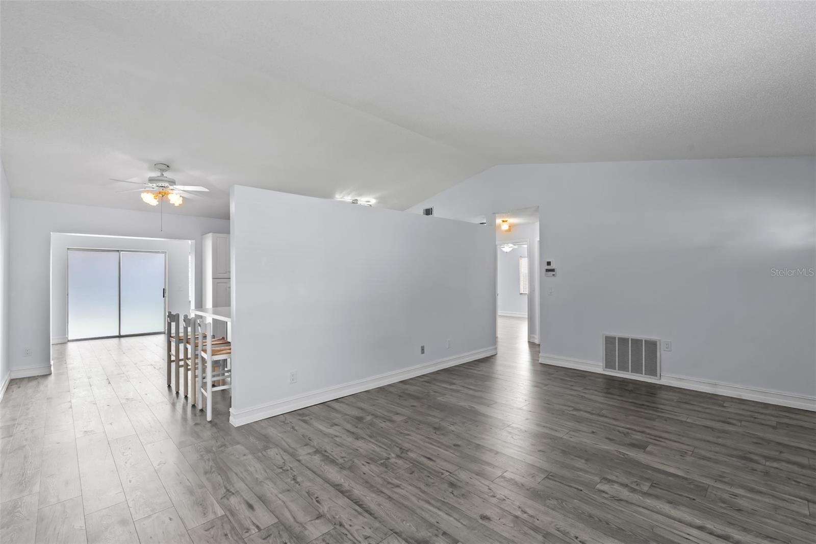 Image 4 of 20 For 2317 Woodleaf Court