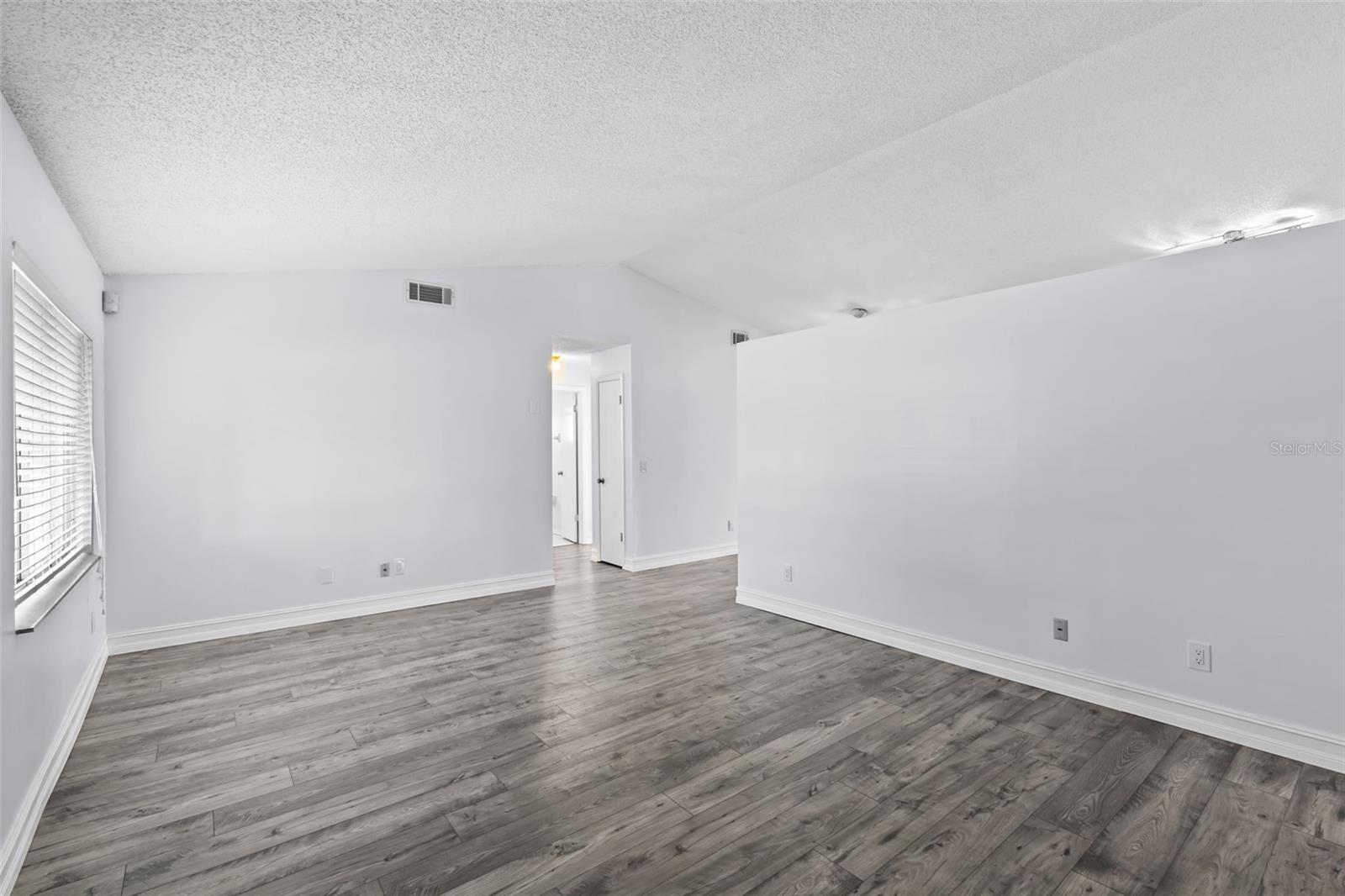 Image 6 of 20 For 2317 Woodleaf Court